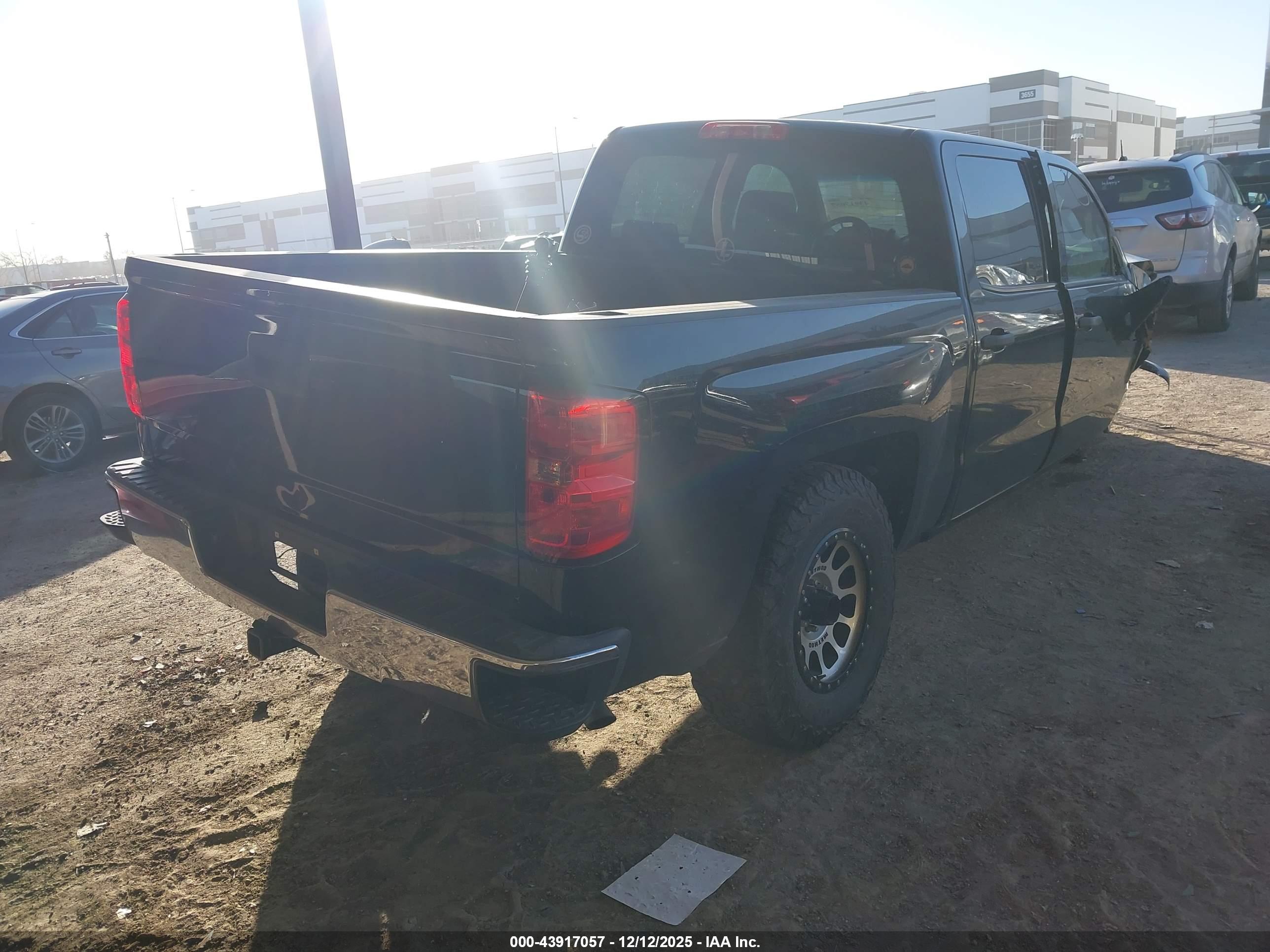CHEVROLET SILVERADO image 4