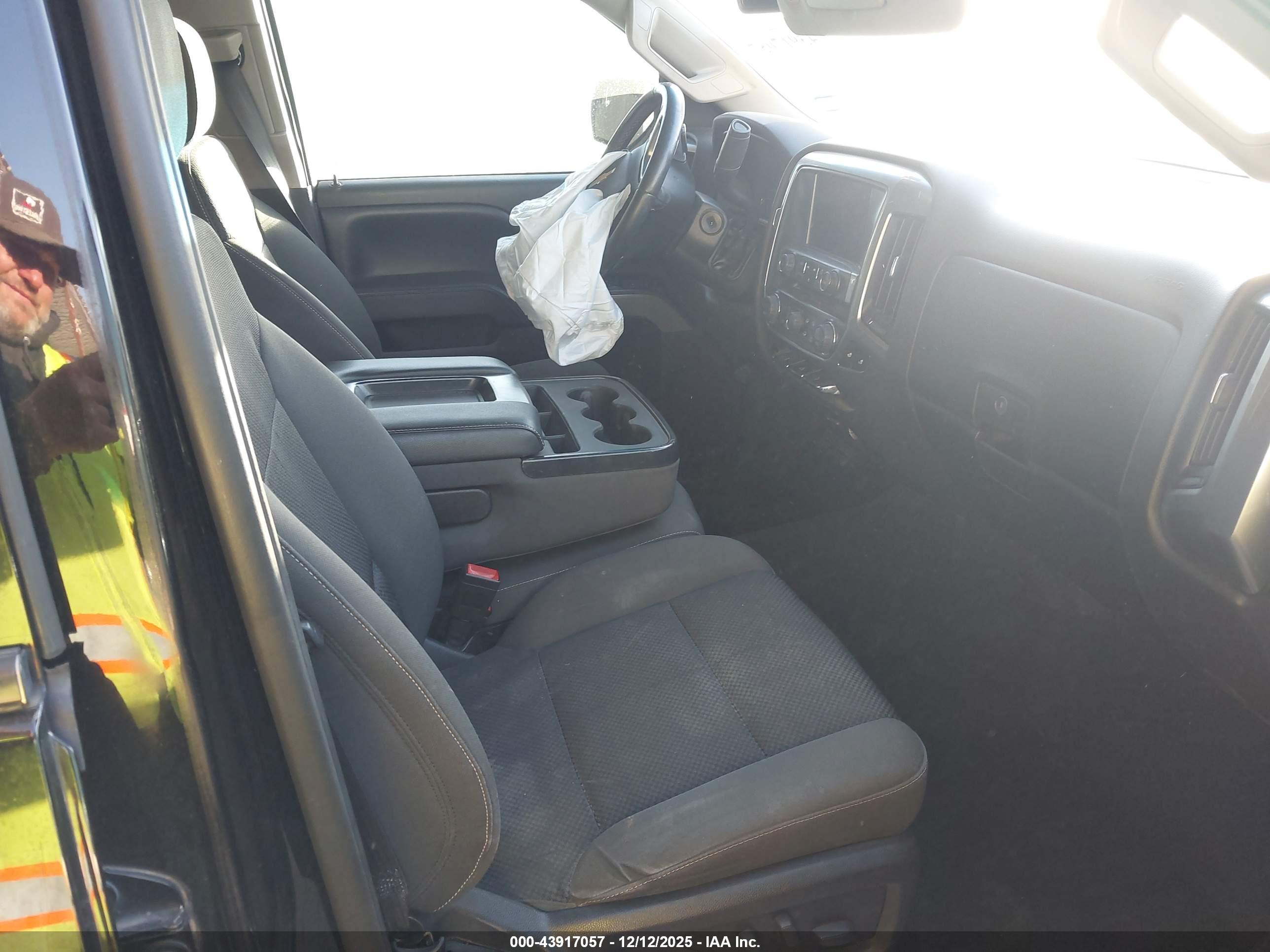 CHEVROLET SILVERADO image 5