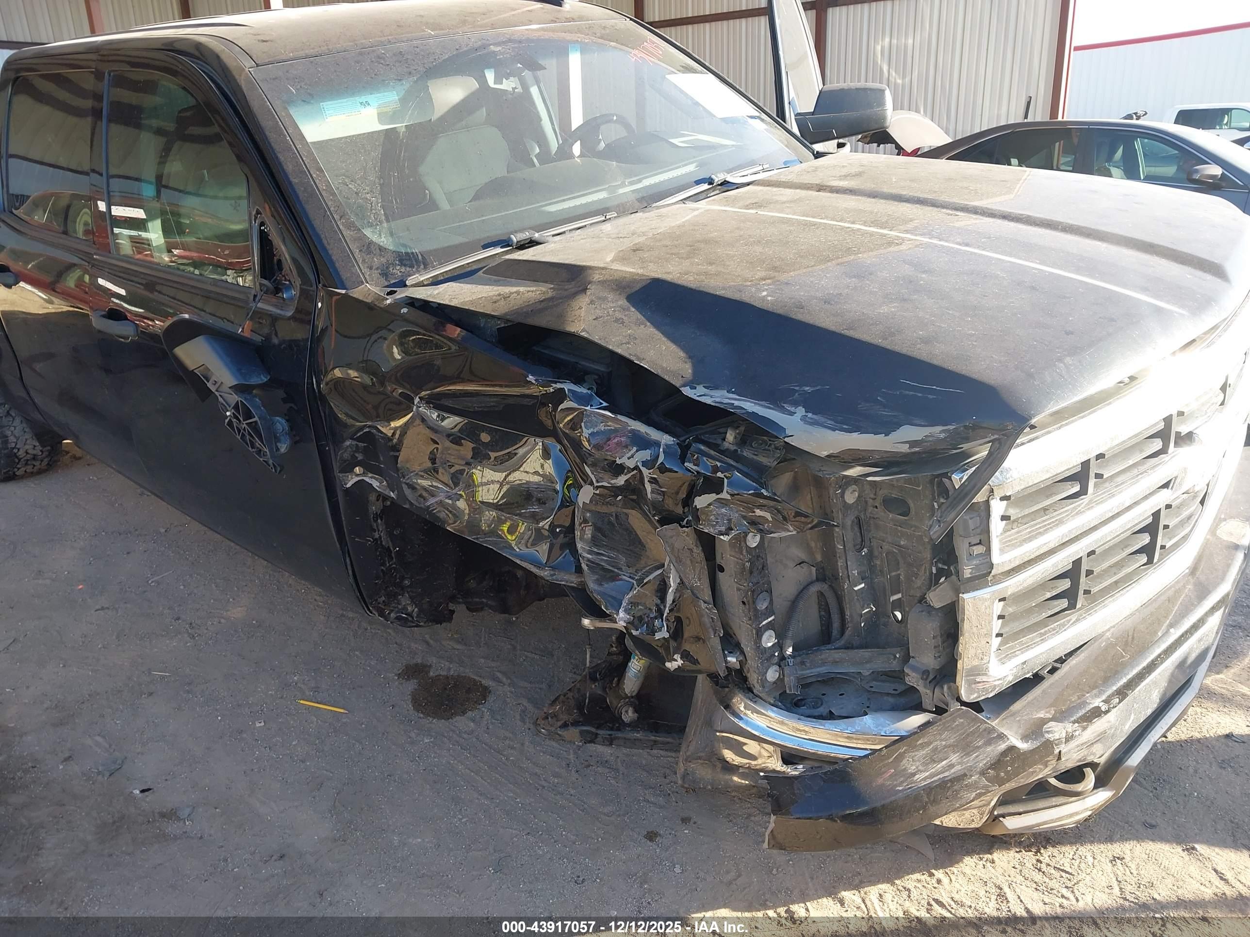 CHEVROLET SILVERADO image 6