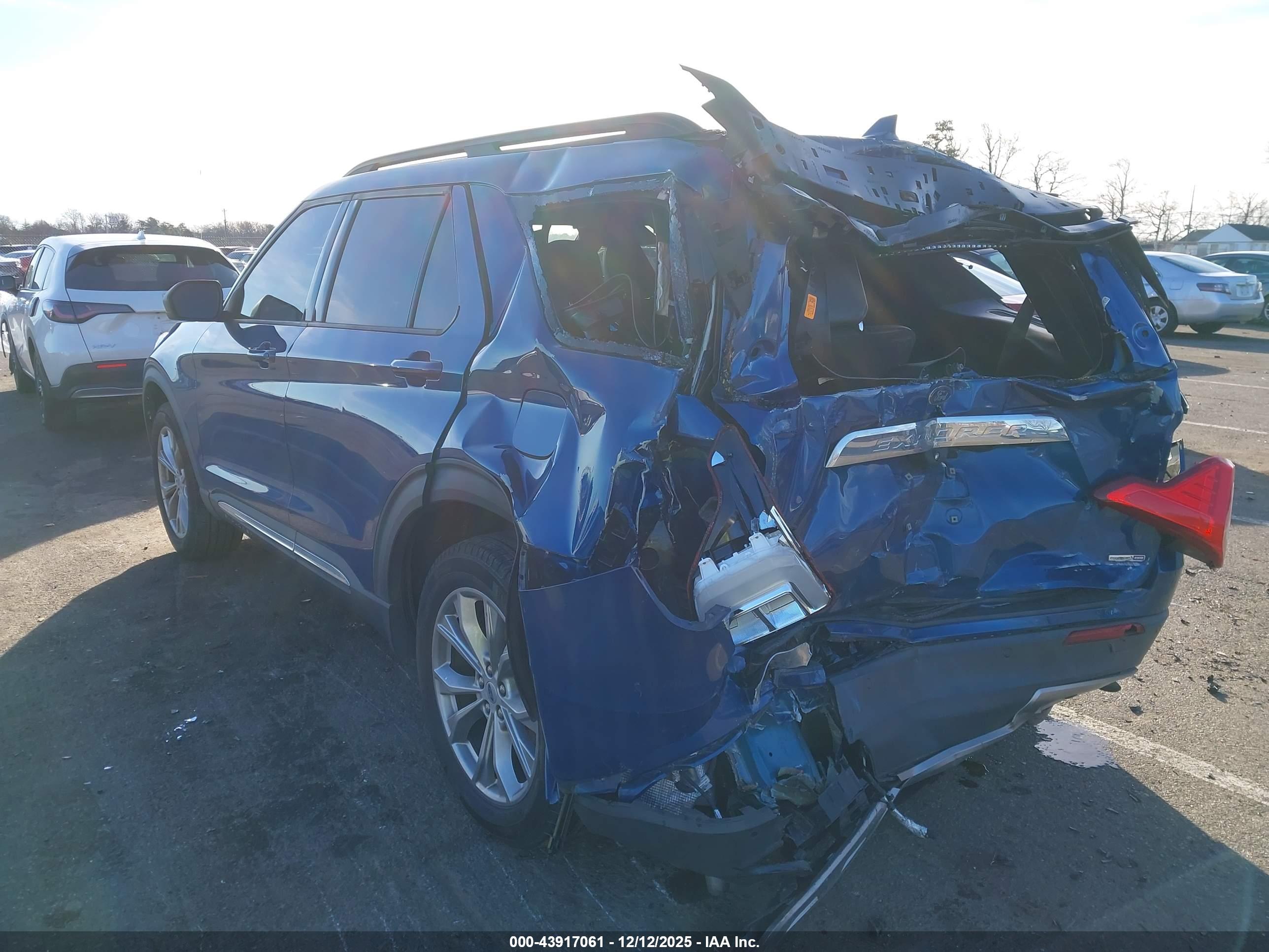 FORD EXPLORER image 3