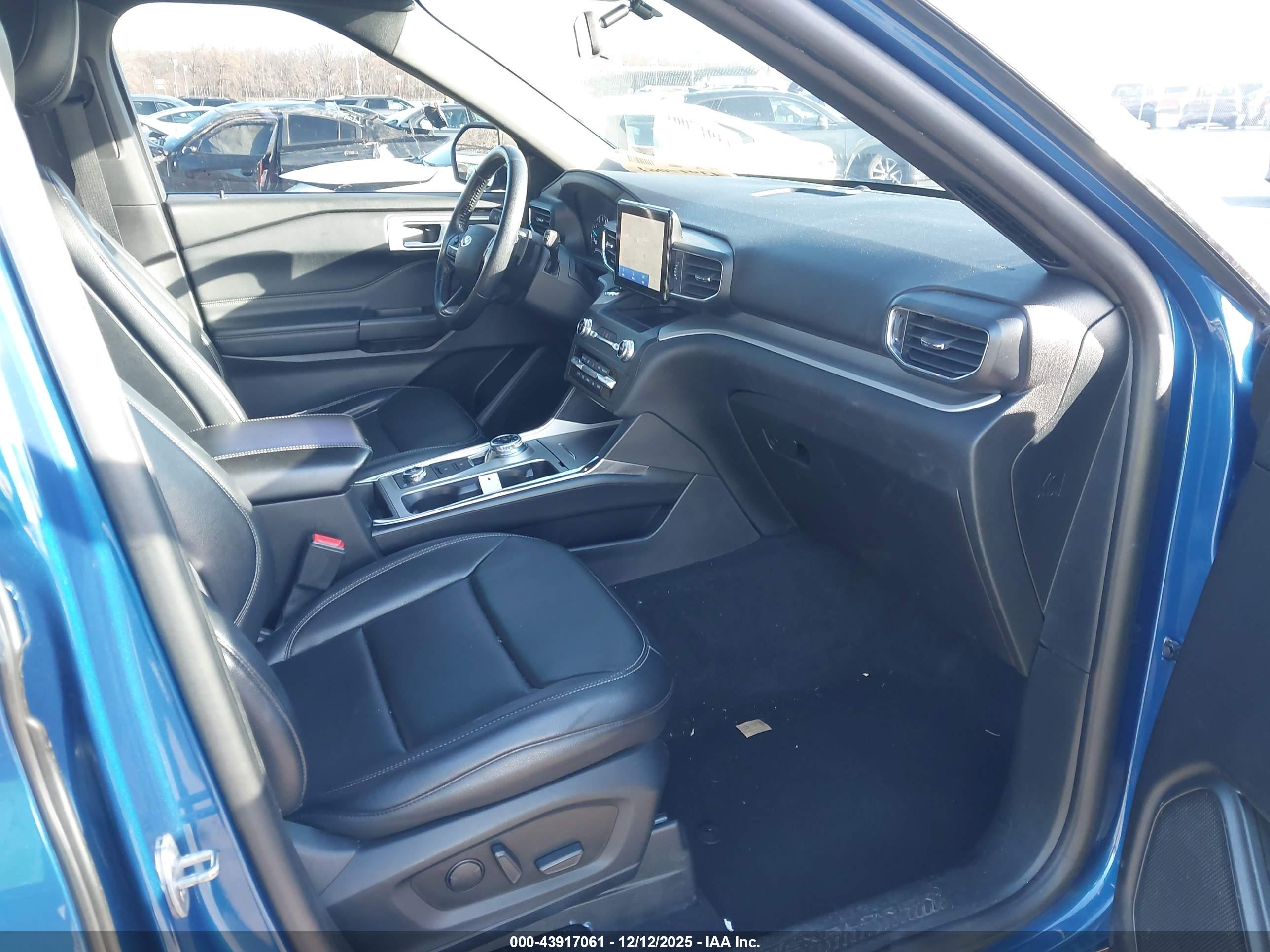 FORD EXPLORER image 5