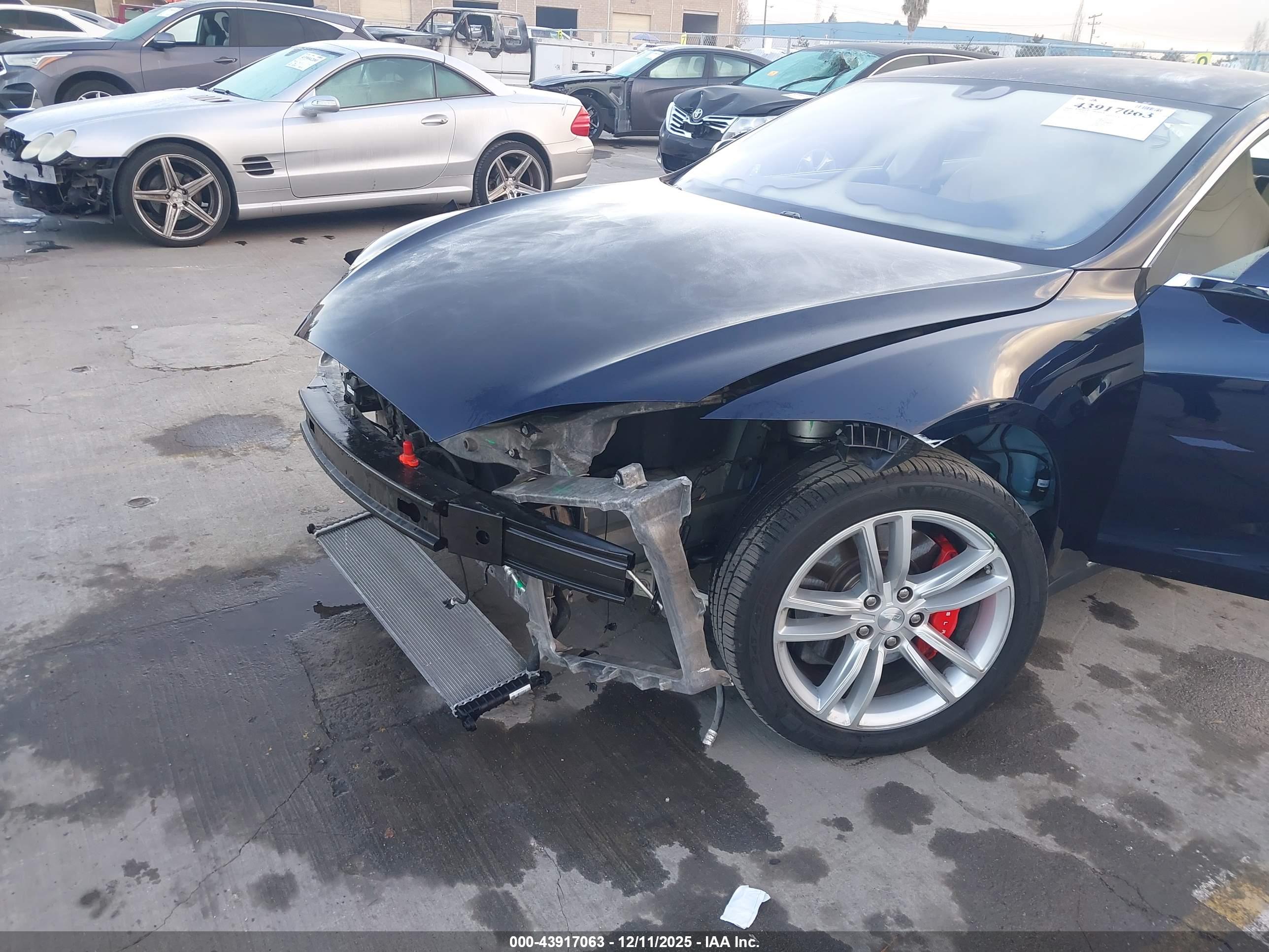 TESLA MODEL image 6