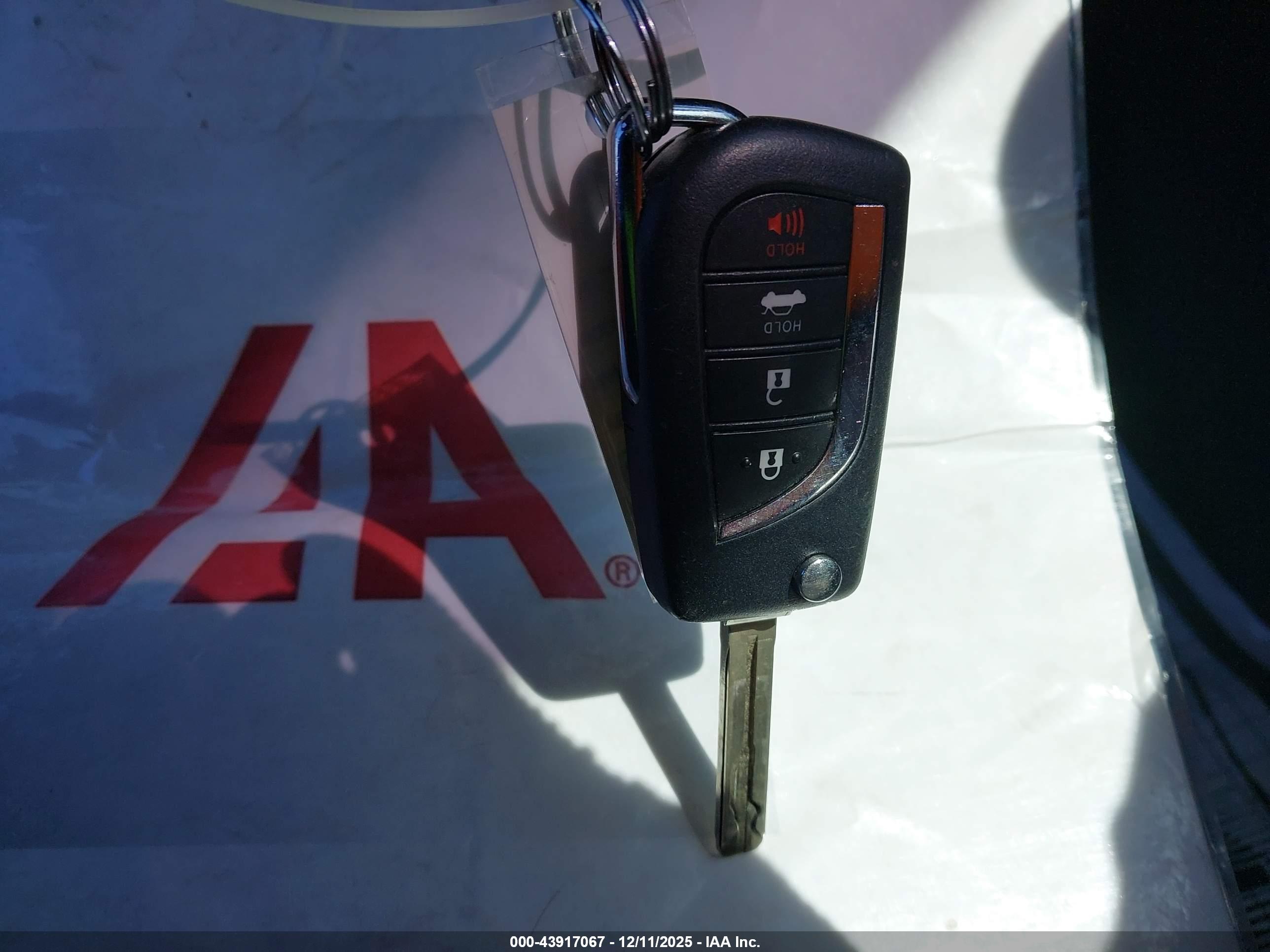 TOYOTA CAMRY image 11