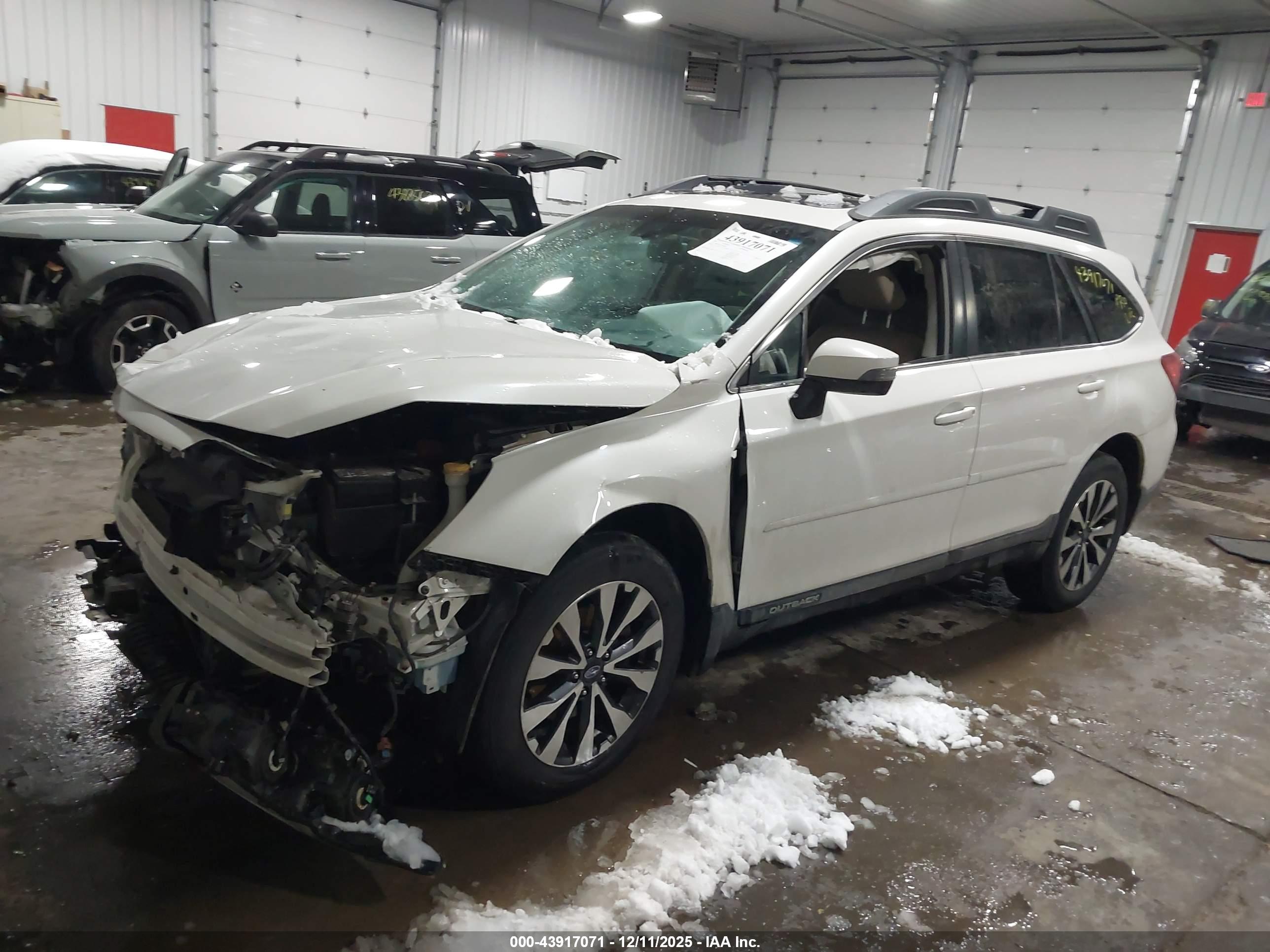 SUBARU OUTBACK image 2