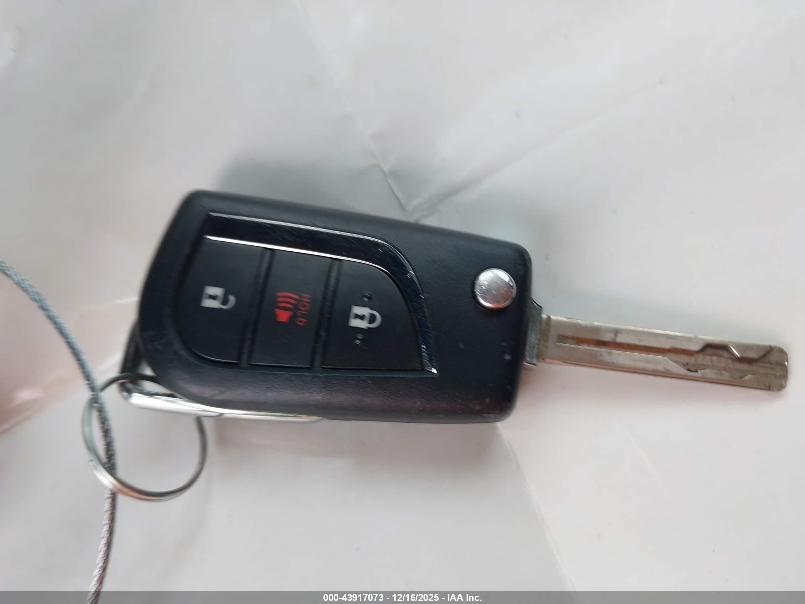TOYOTA RAV4 image 11