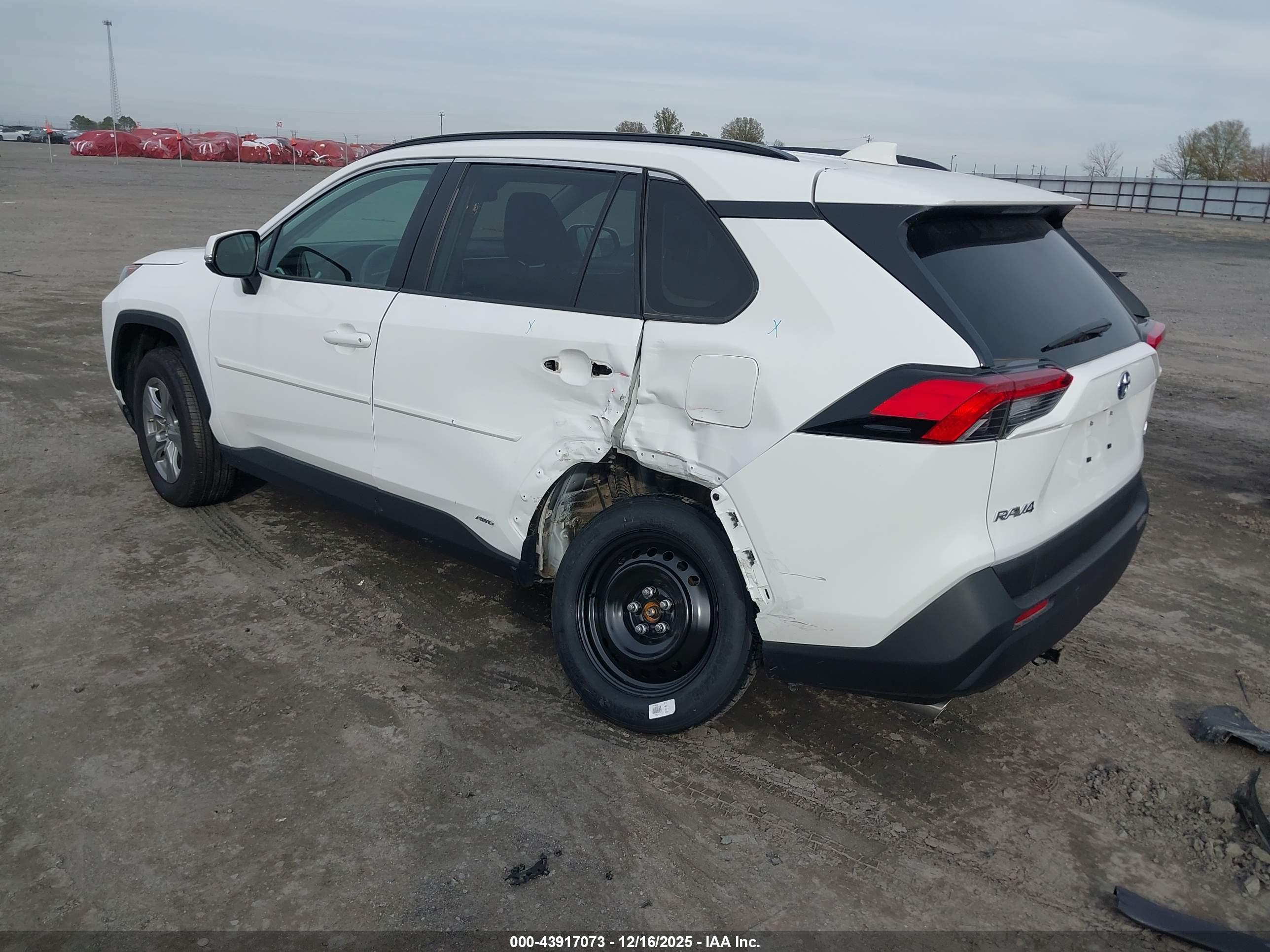 TOYOTA RAV4 image 3