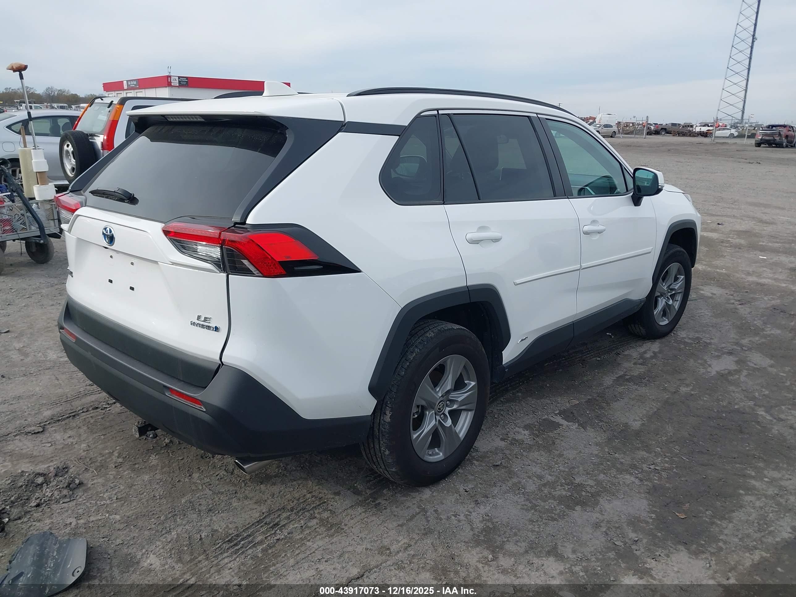 TOYOTA RAV4 image 4