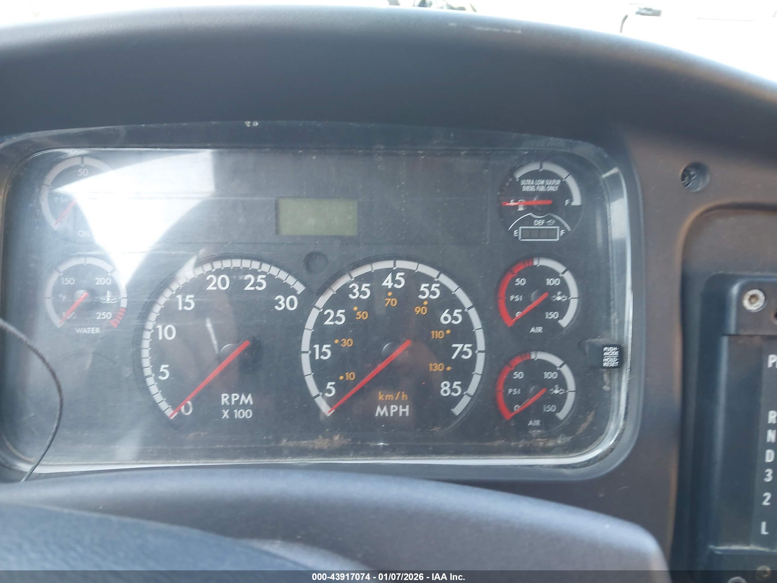 FREIGHTLINER M2 image 6