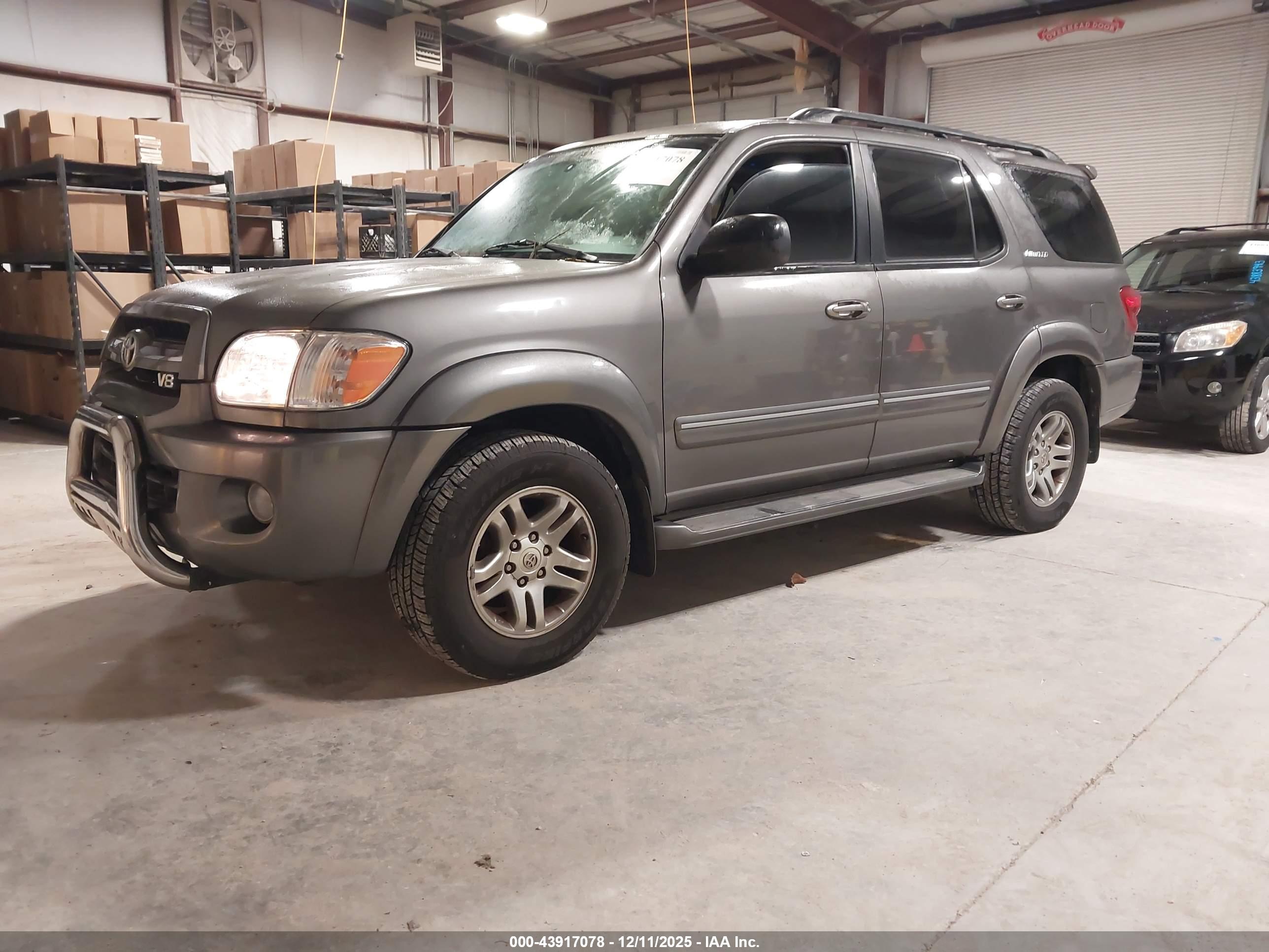 TOYOTA SEQUOIA image 2