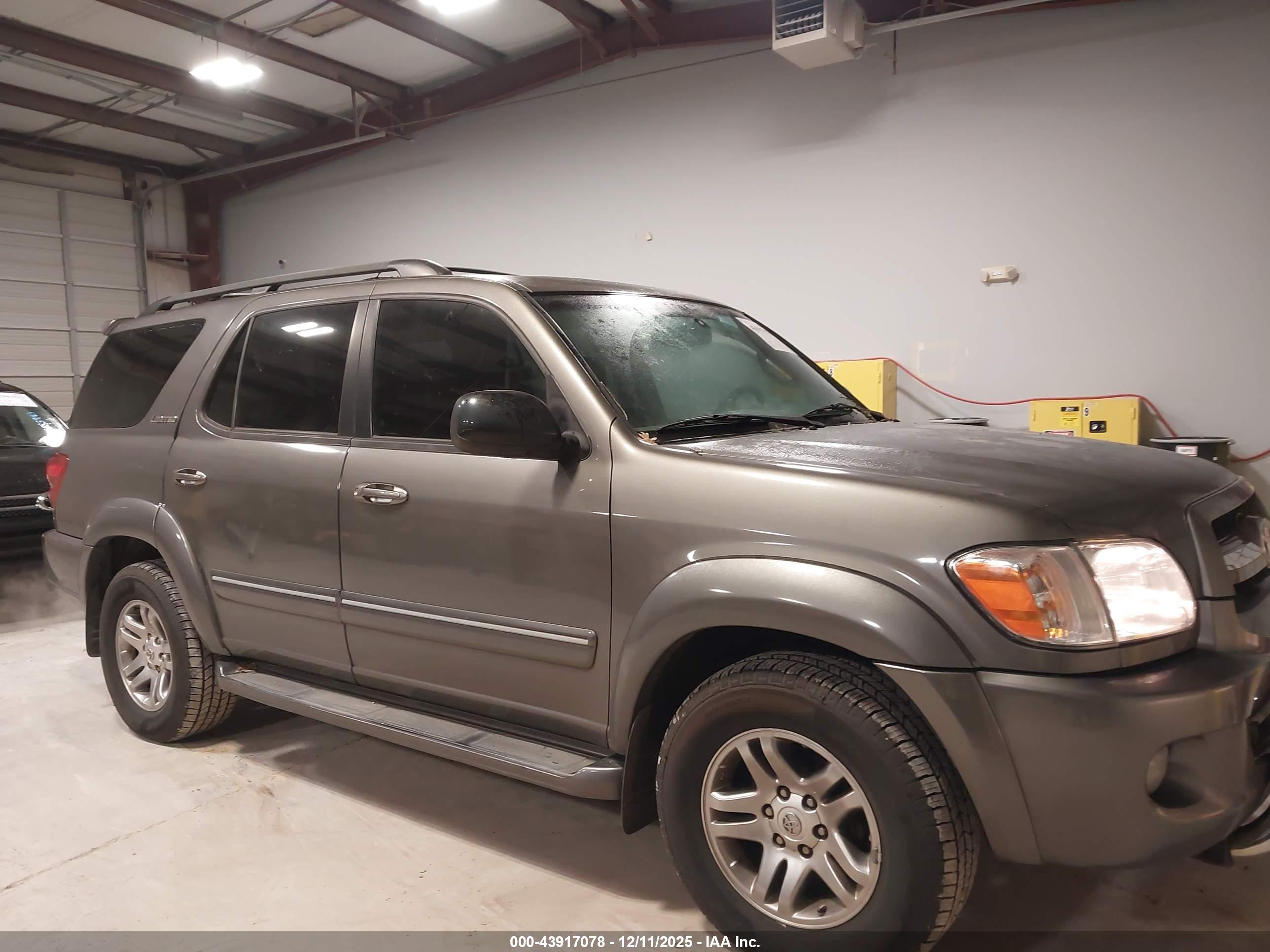 TOYOTA SEQUOIA image 6