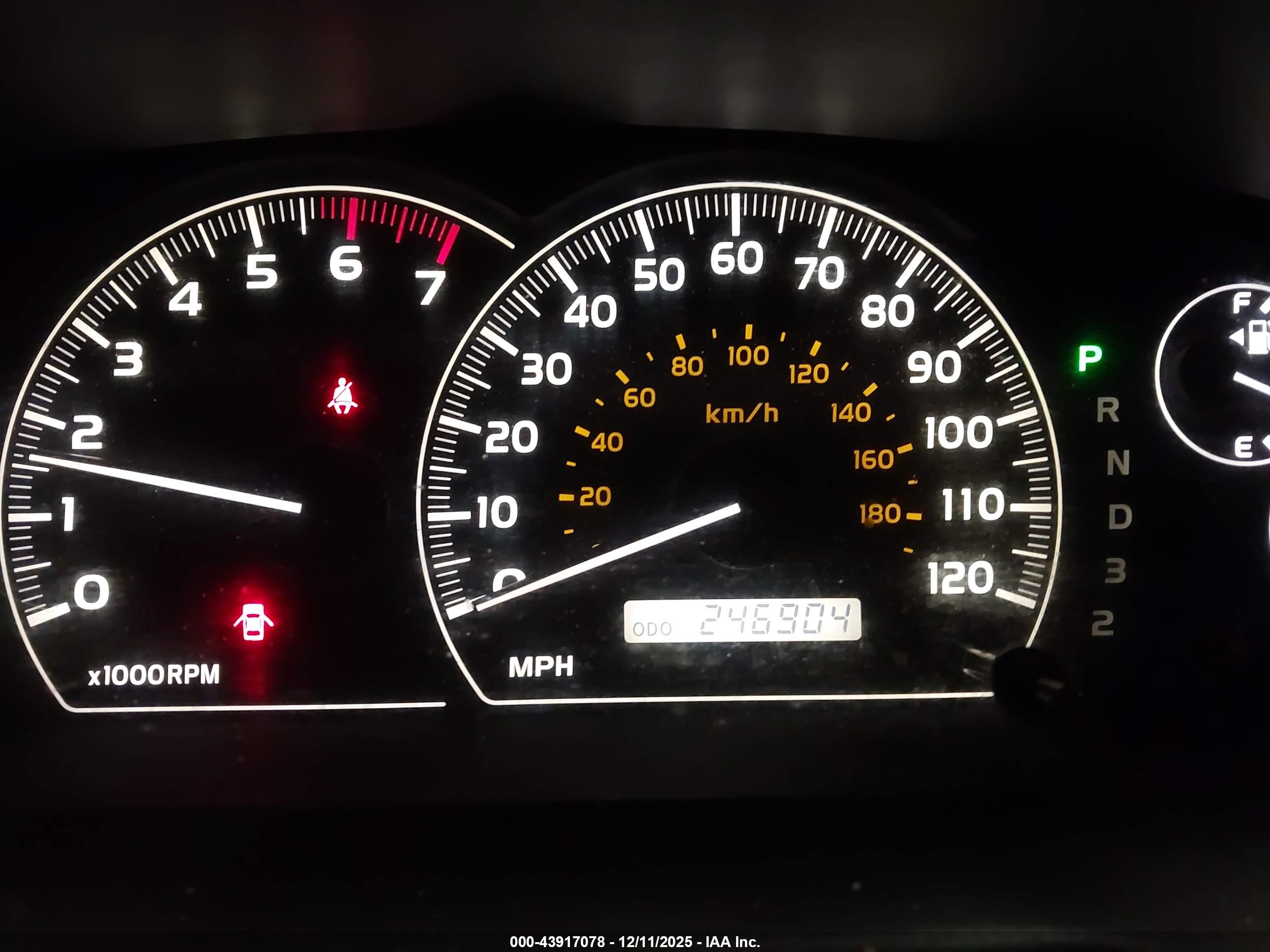 TOYOTA SEQUOIA image 7