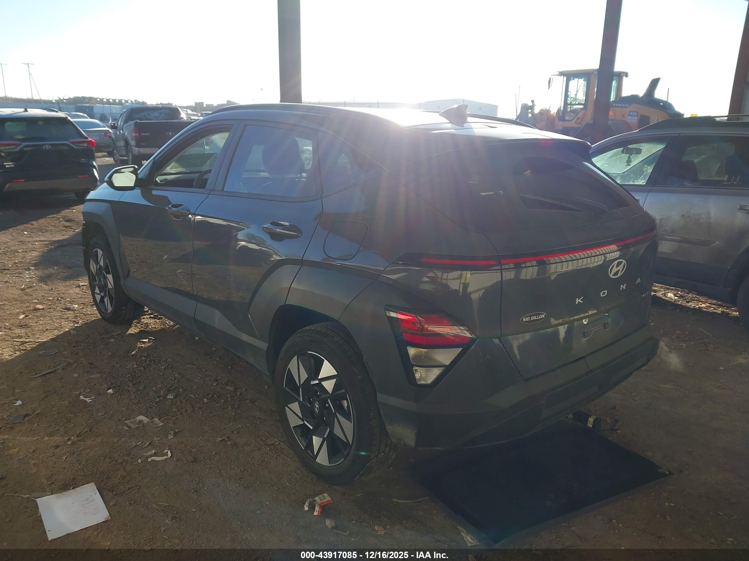 HYUNDAI KONA image 3