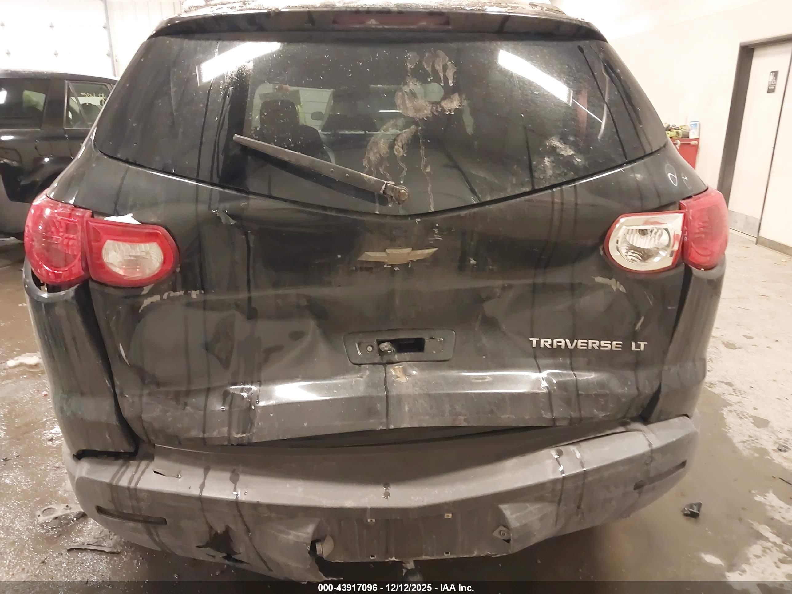 CHEVROLET TRAVERSE image 6