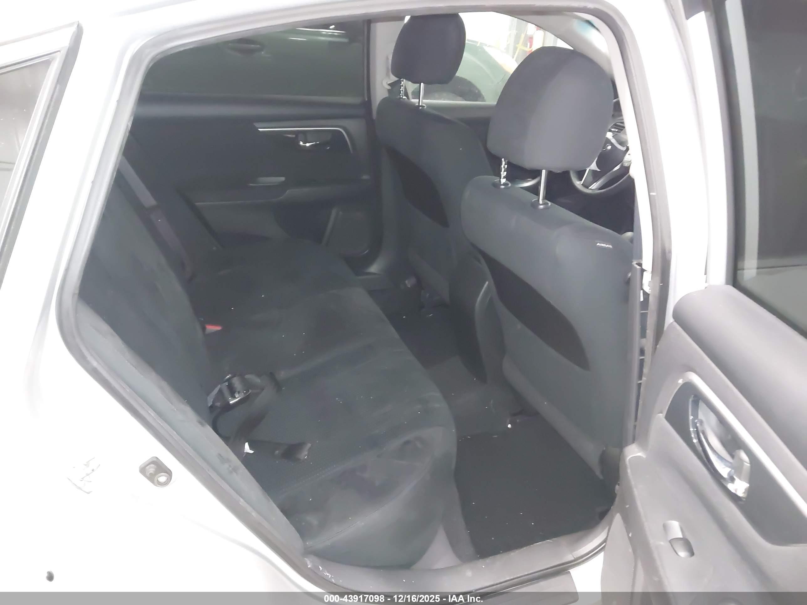NISSAN ALTIMA image 8