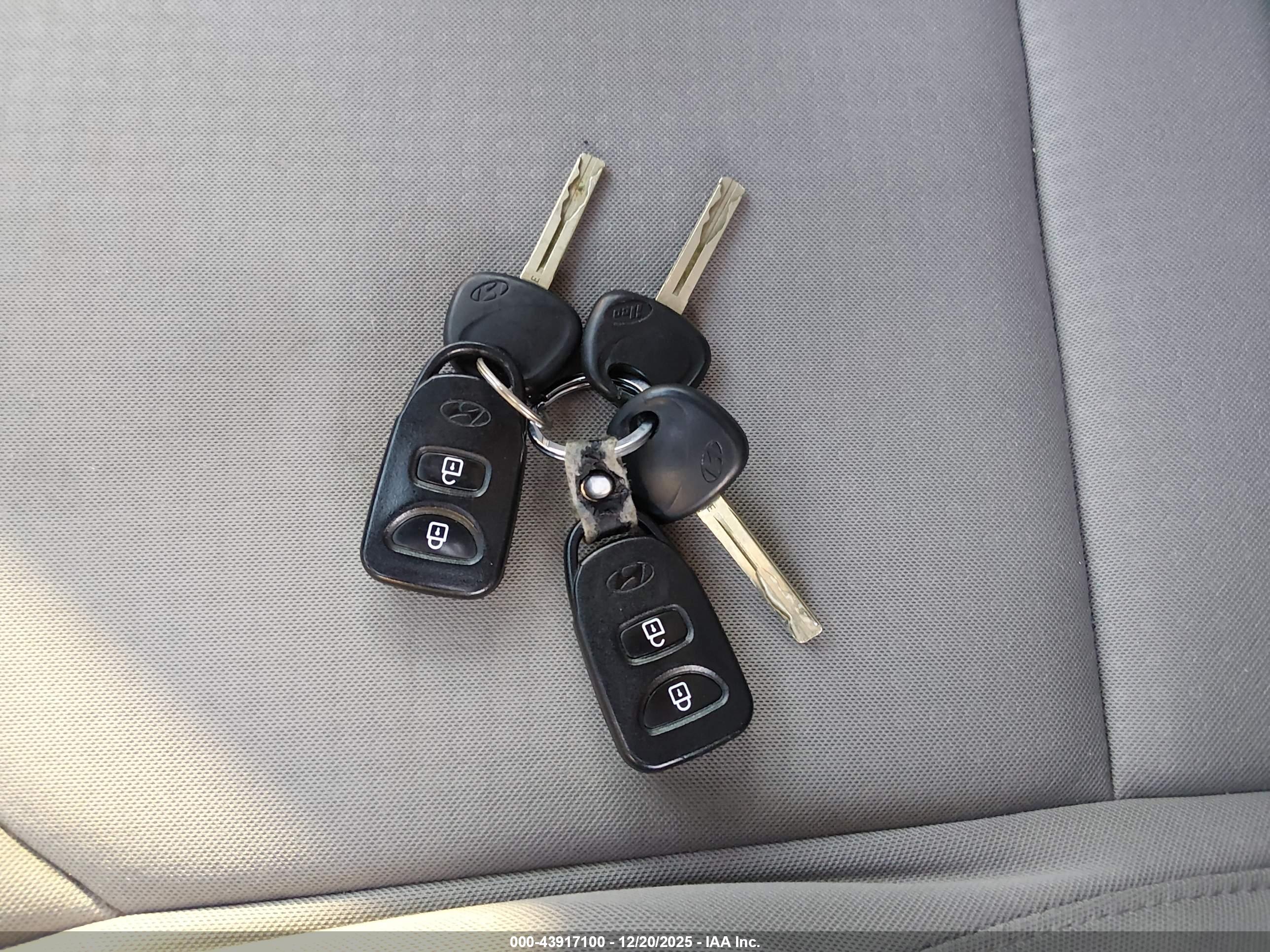 HYUNDAI TUCSON image 11