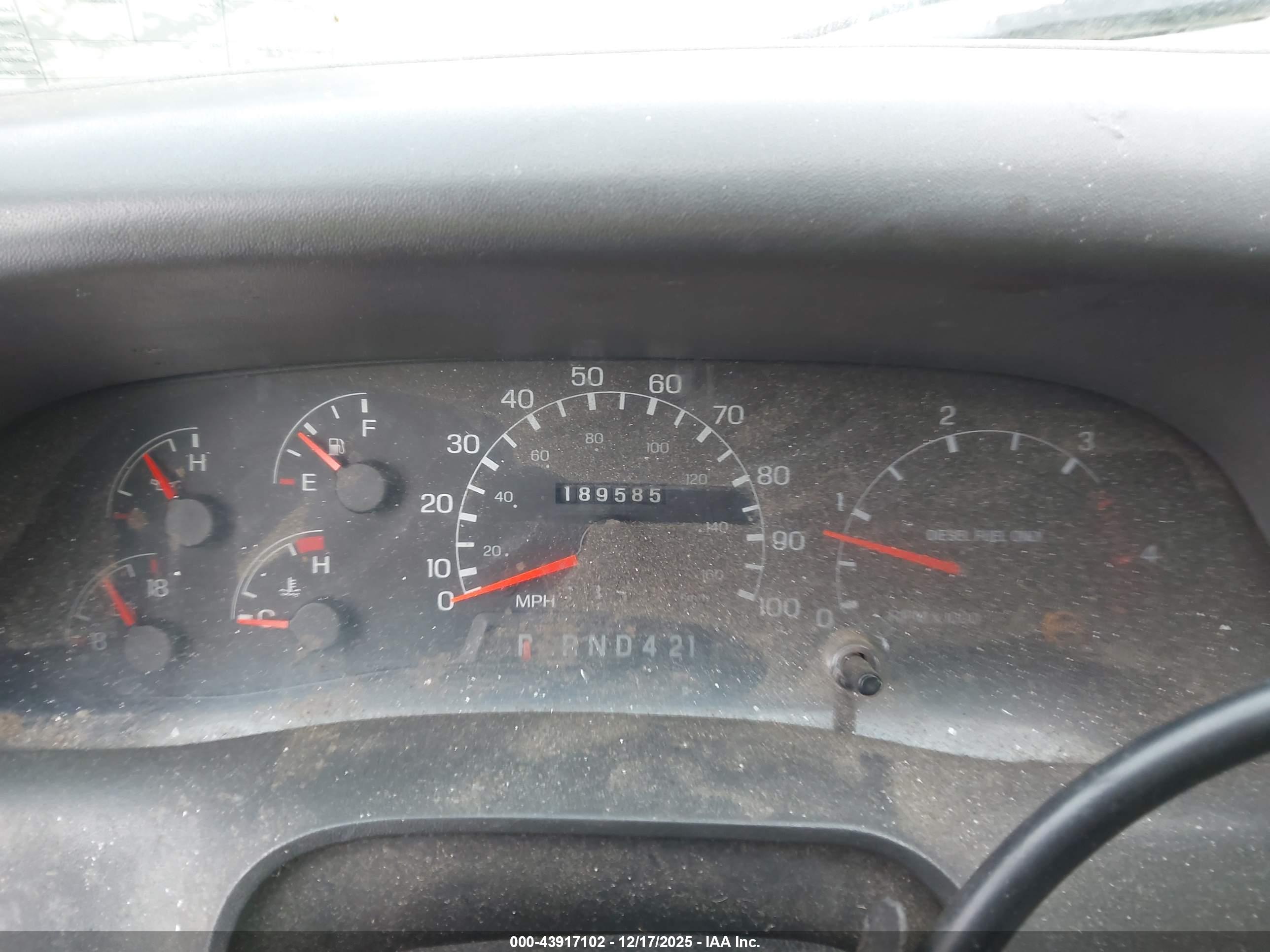 FORD F-650 image 6