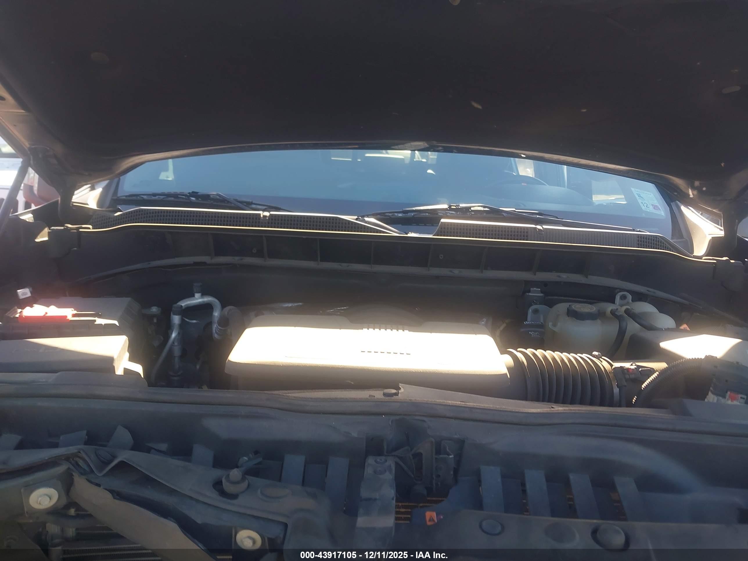 CHEVROLET SILVERADO image 10