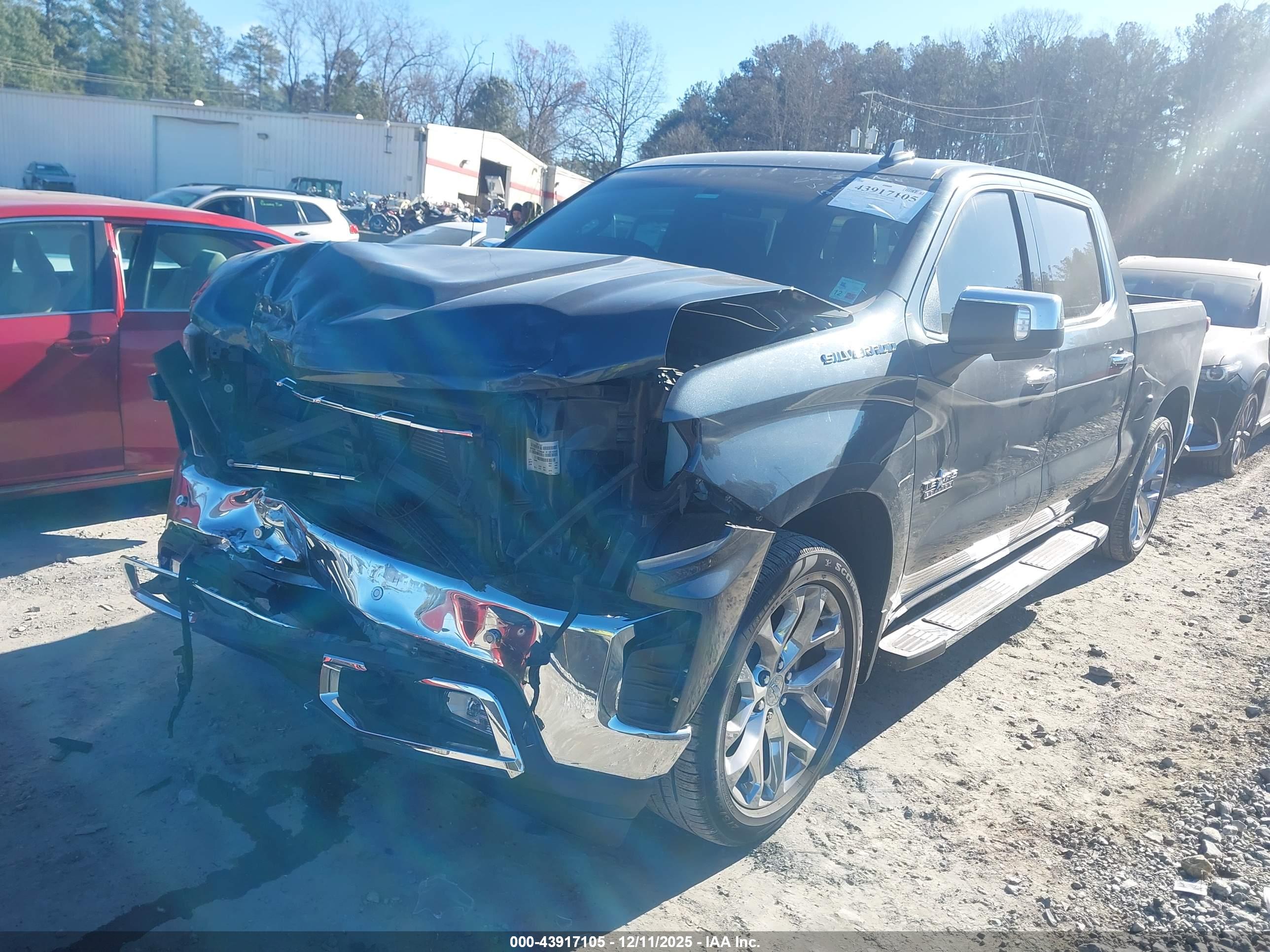 CHEVROLET SILVERADO image 2