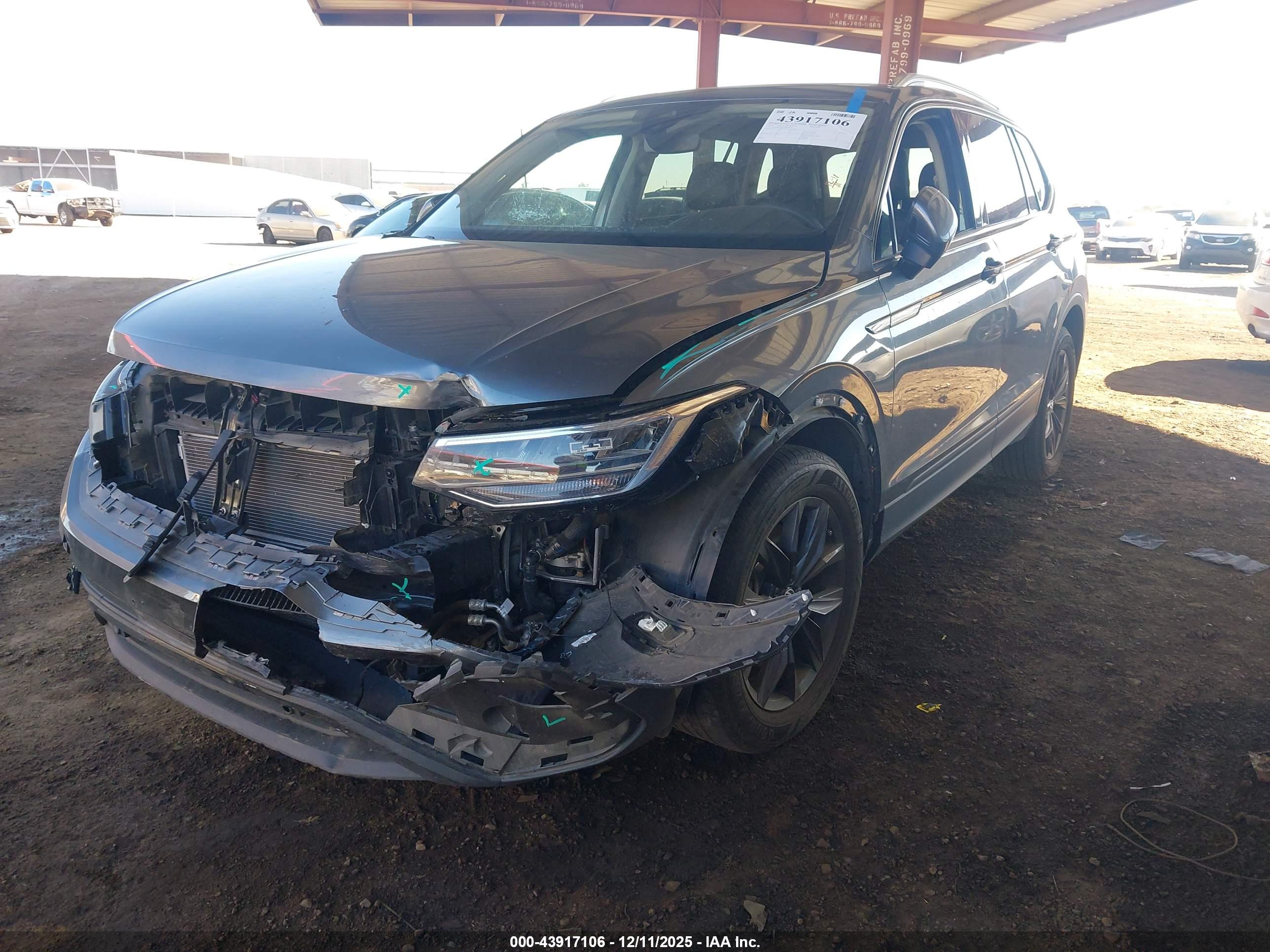 VOLKSWAGEN TIGUAN image 2