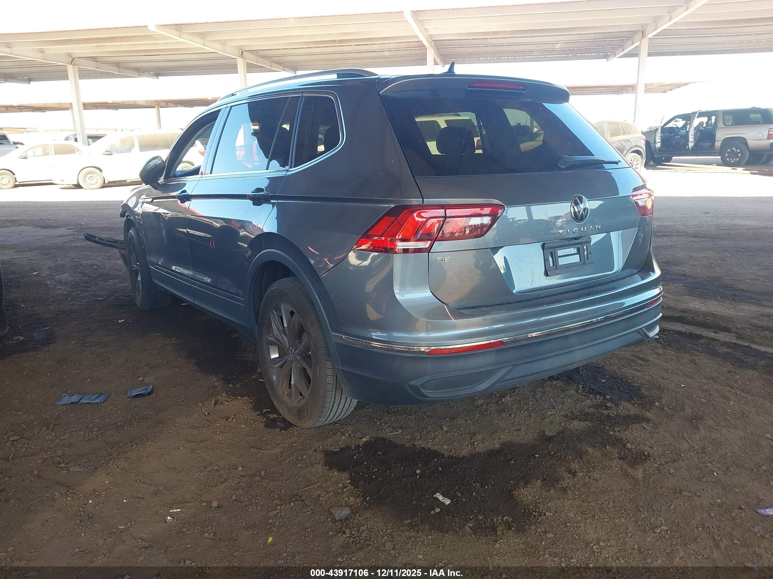 VOLKSWAGEN TIGUAN image 3