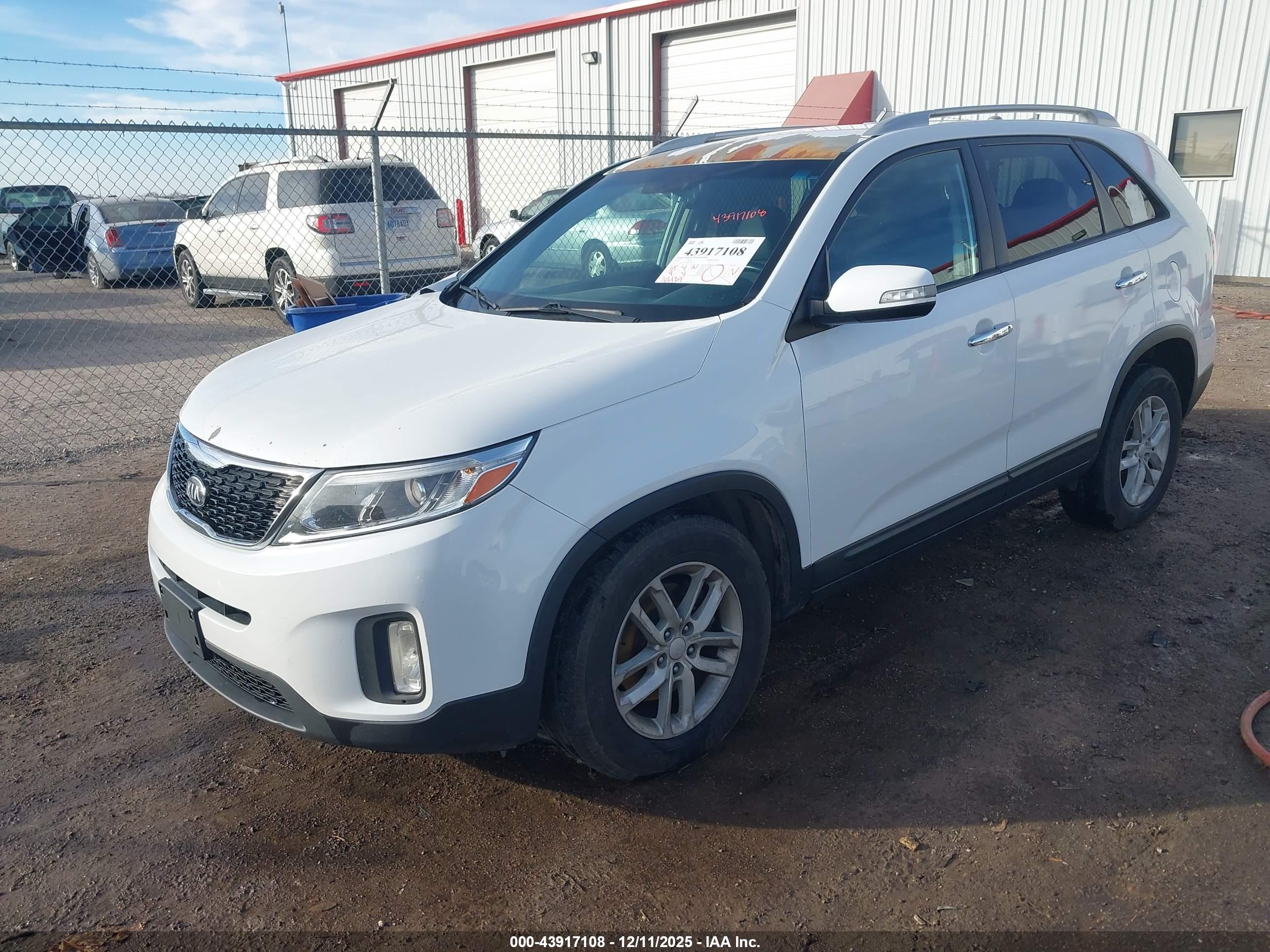 KIA SORENTO image 2