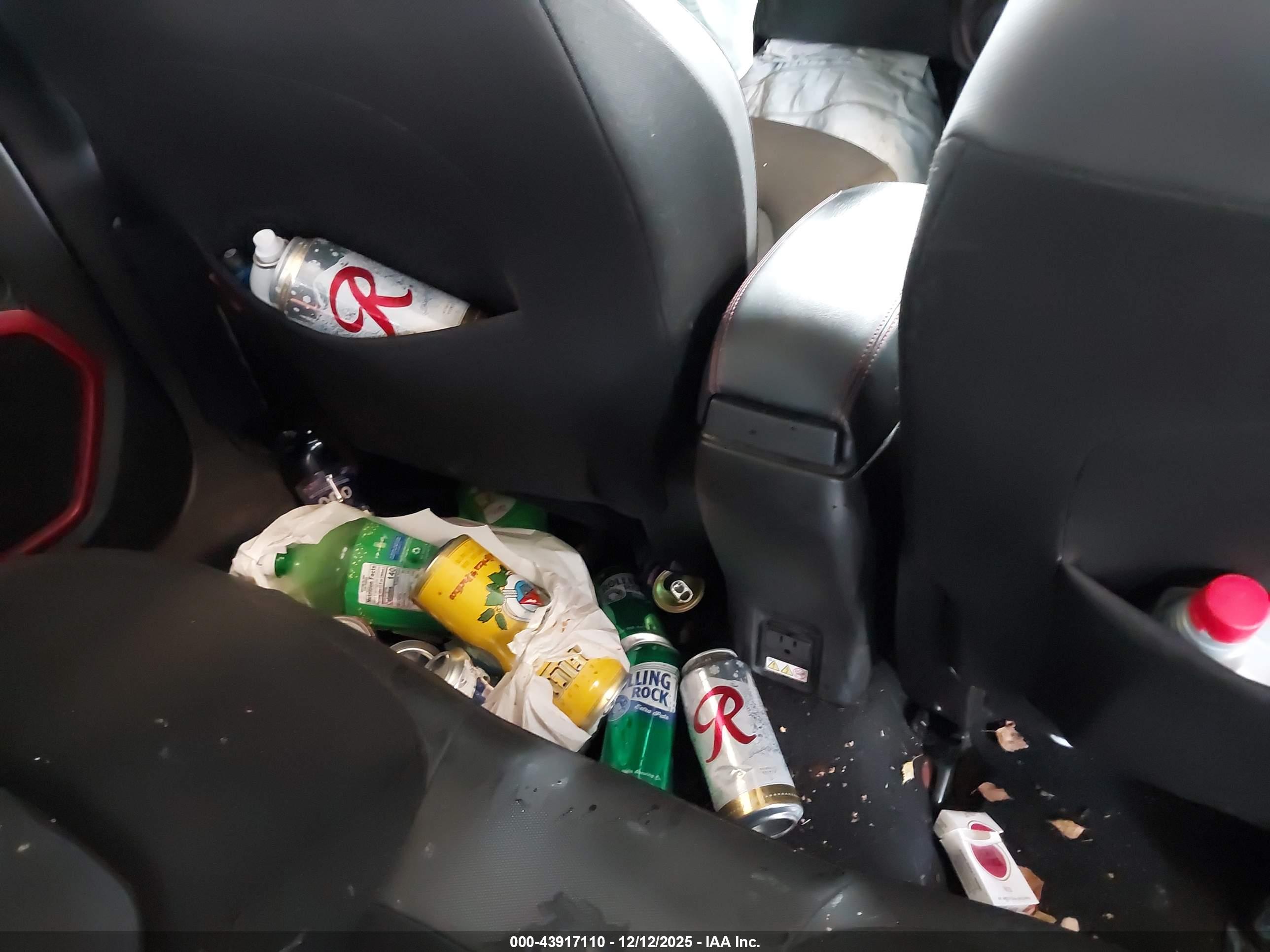 JEEP RENEGADE image 8