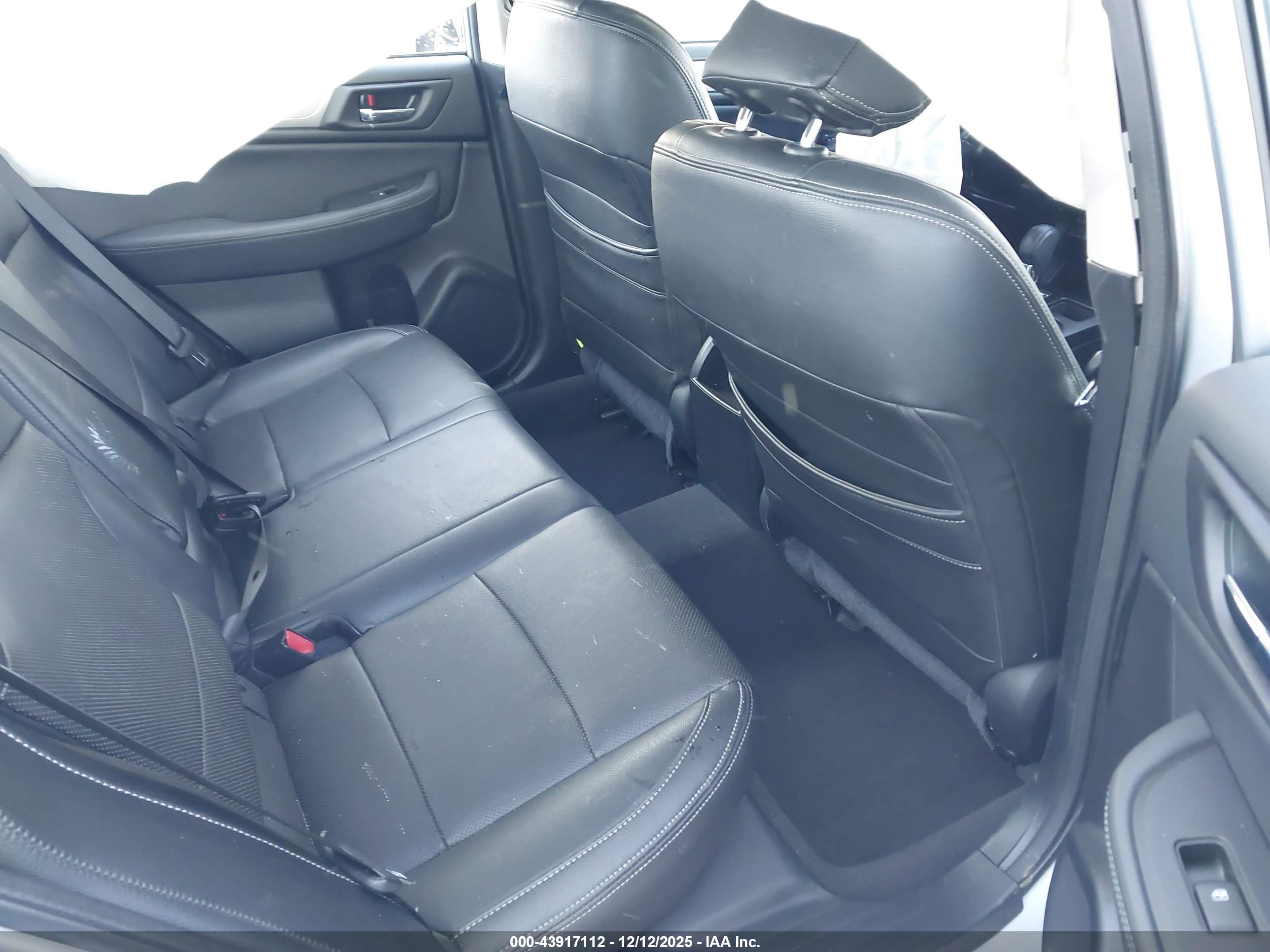 SUBARU LEGACY image 8