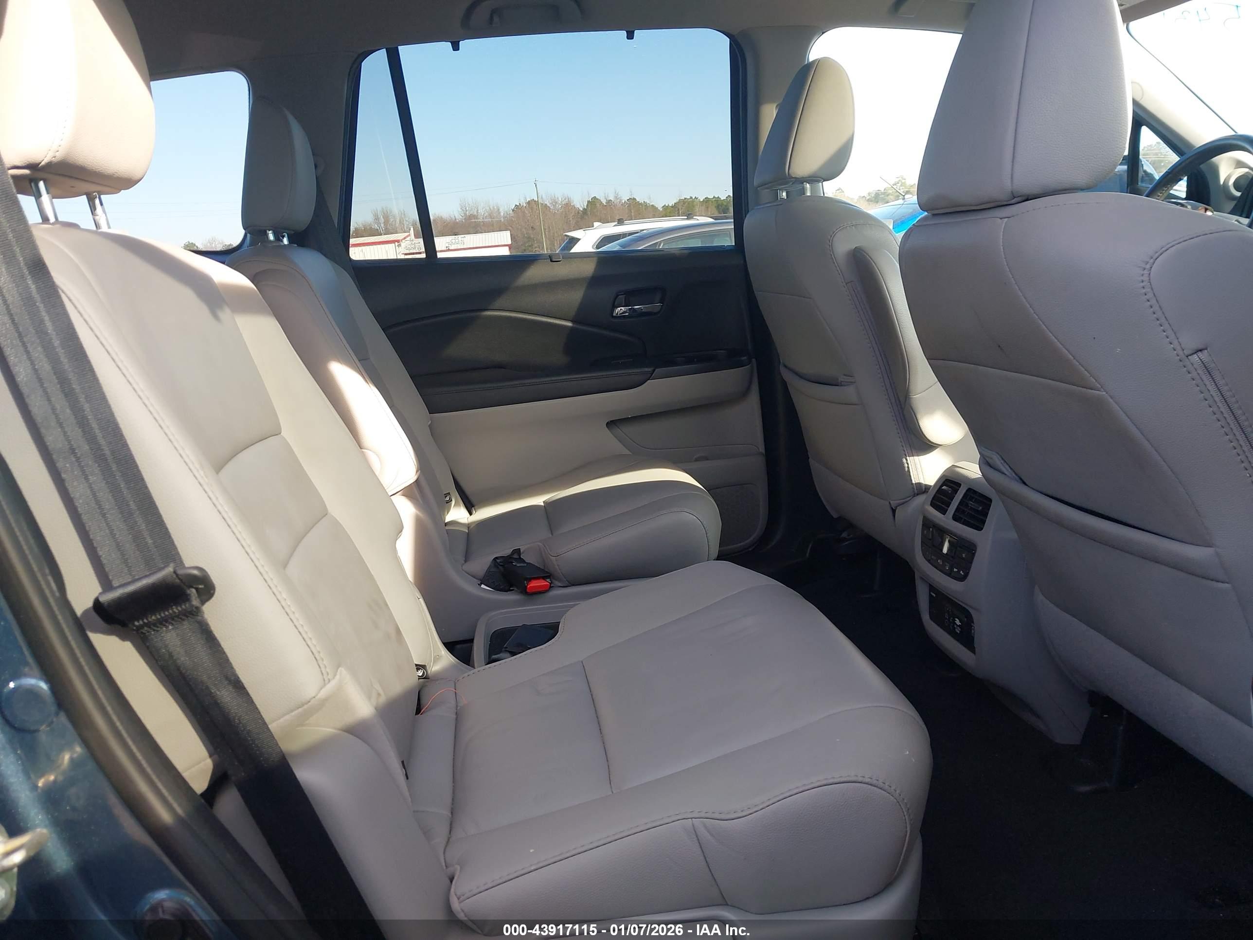 HONDA PILOT image 8