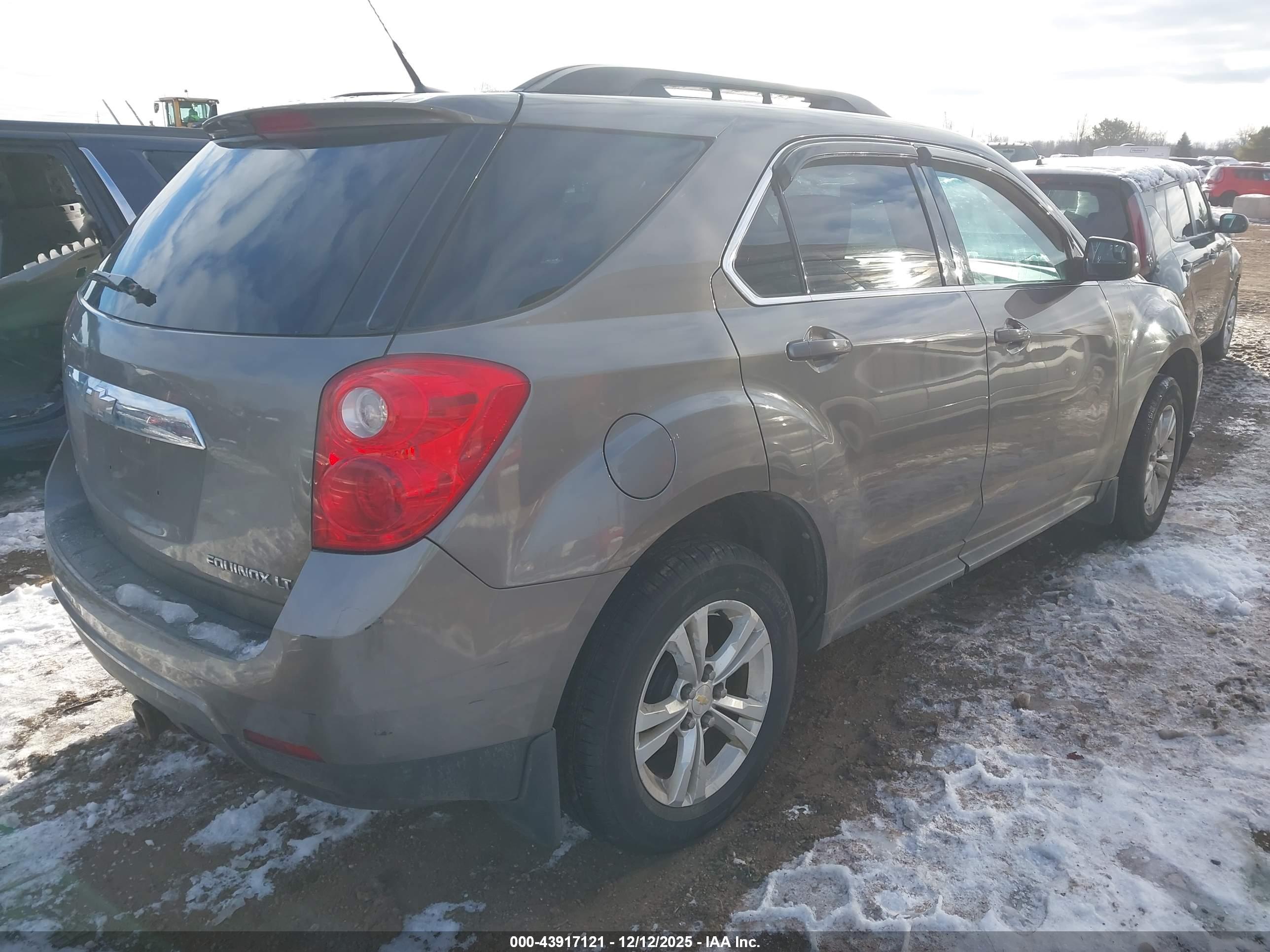 CHEVROLET EQUINOX image 4