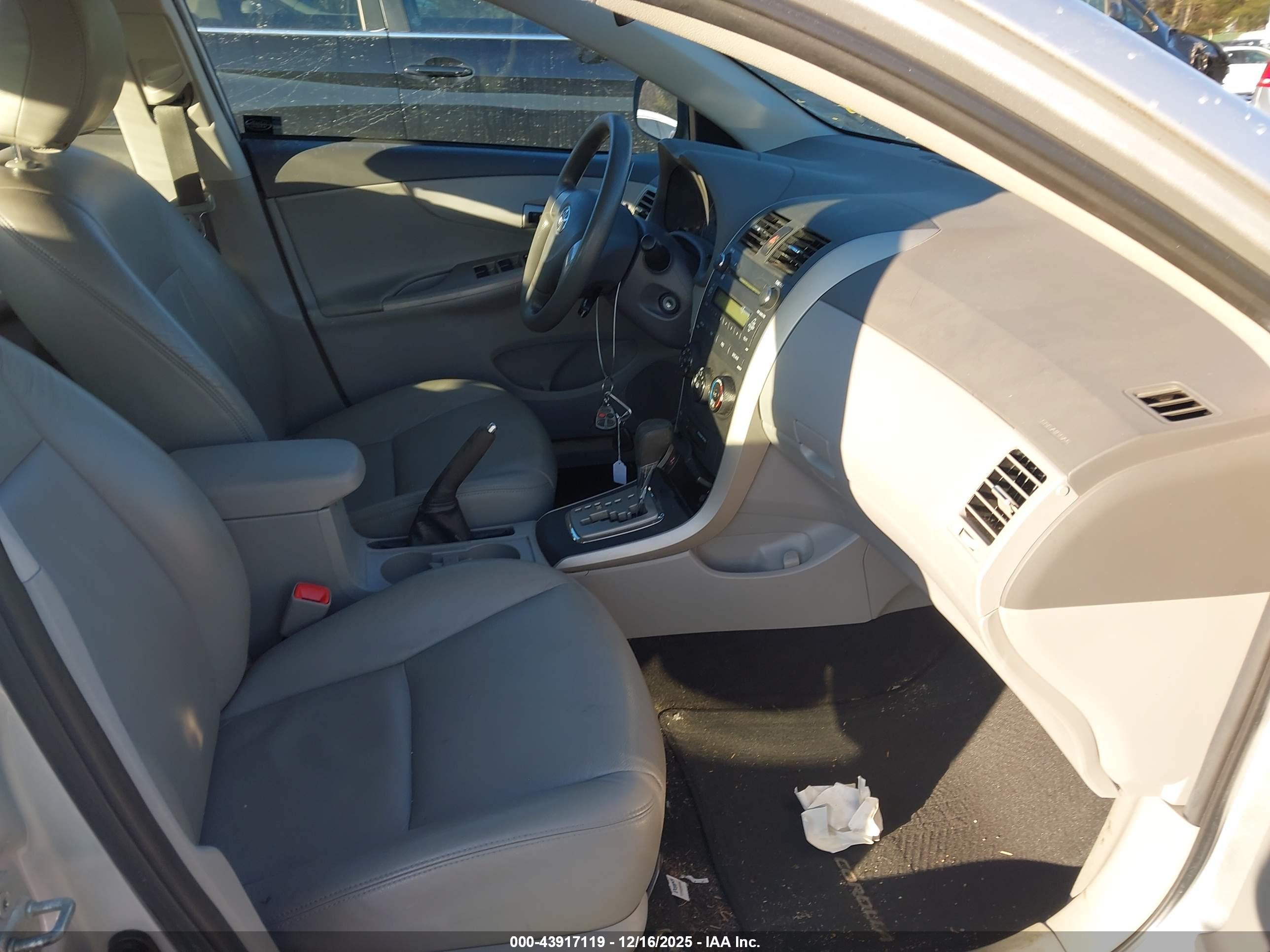 TOYOTA COROLLA image 5