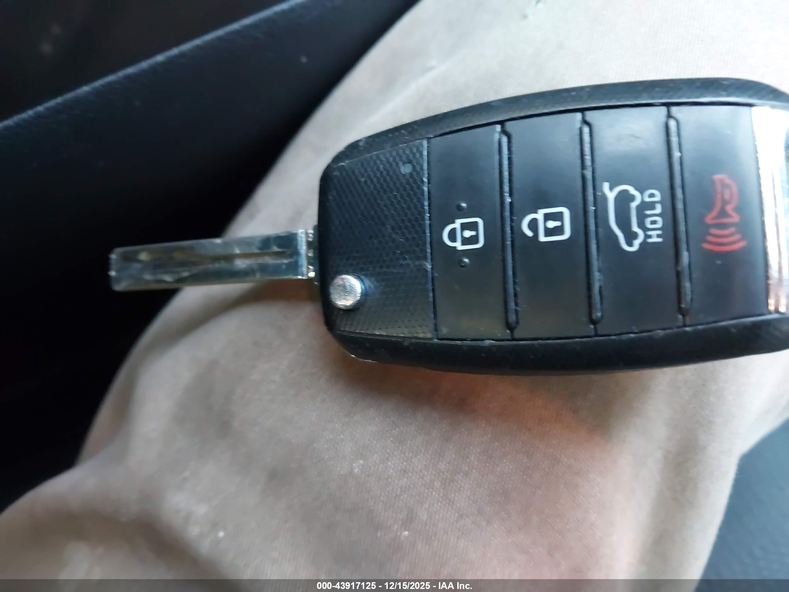 KIA SPORTAGE image 11