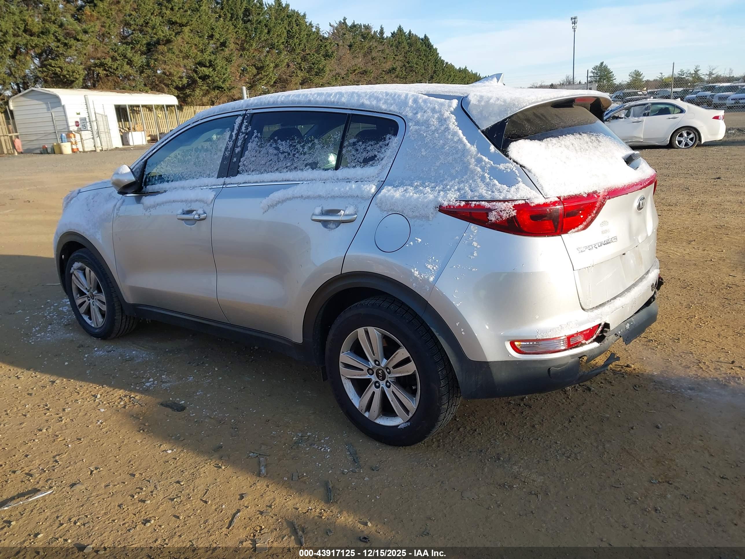 KIA SPORTAGE image 3