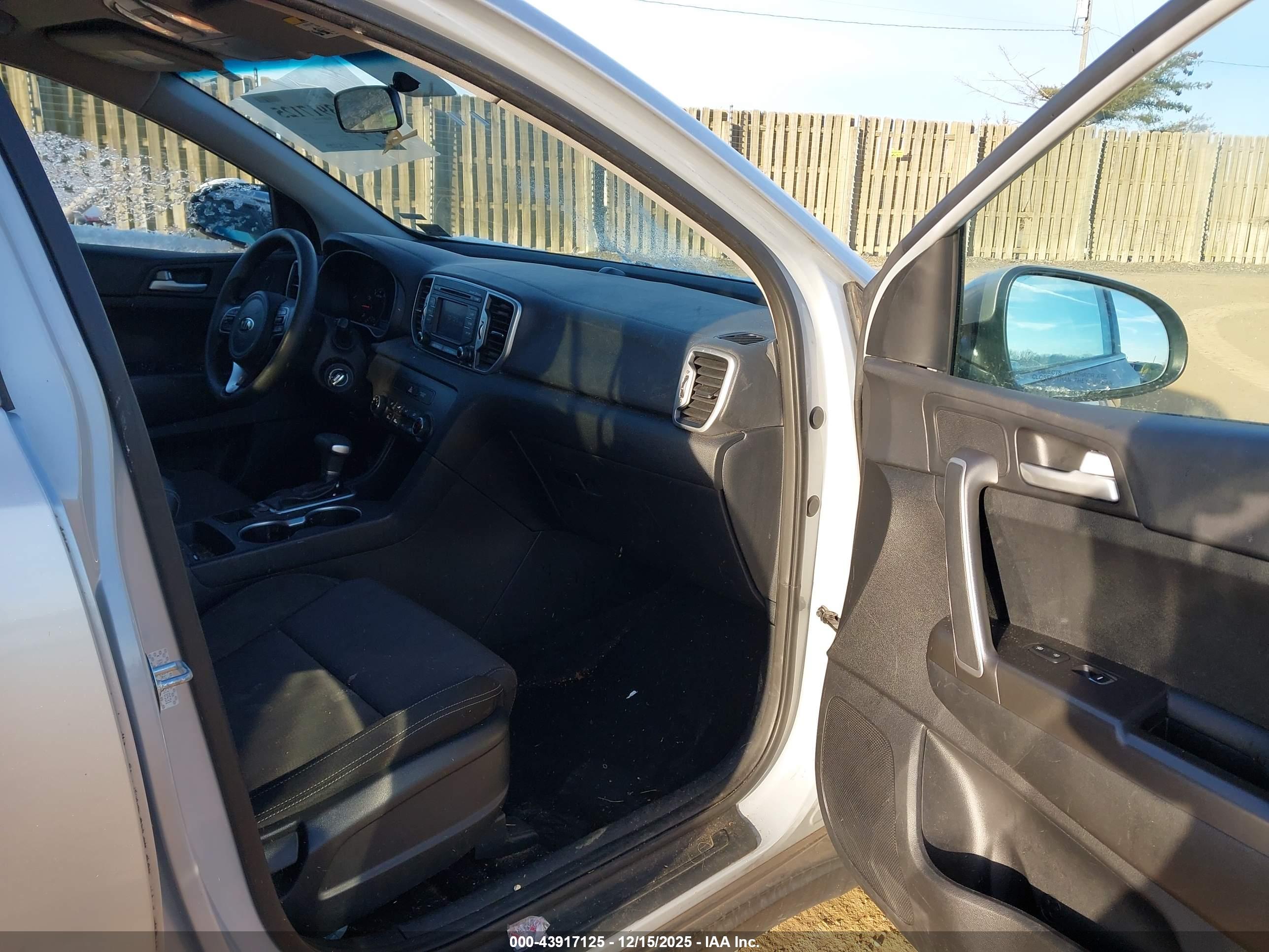 KIA SPORTAGE image 5