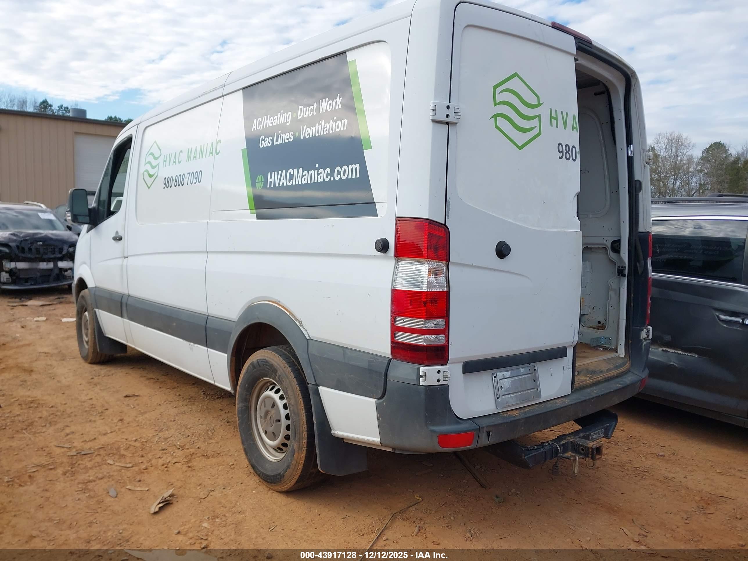 MERCEDES-BENZ SPRINTER image 3