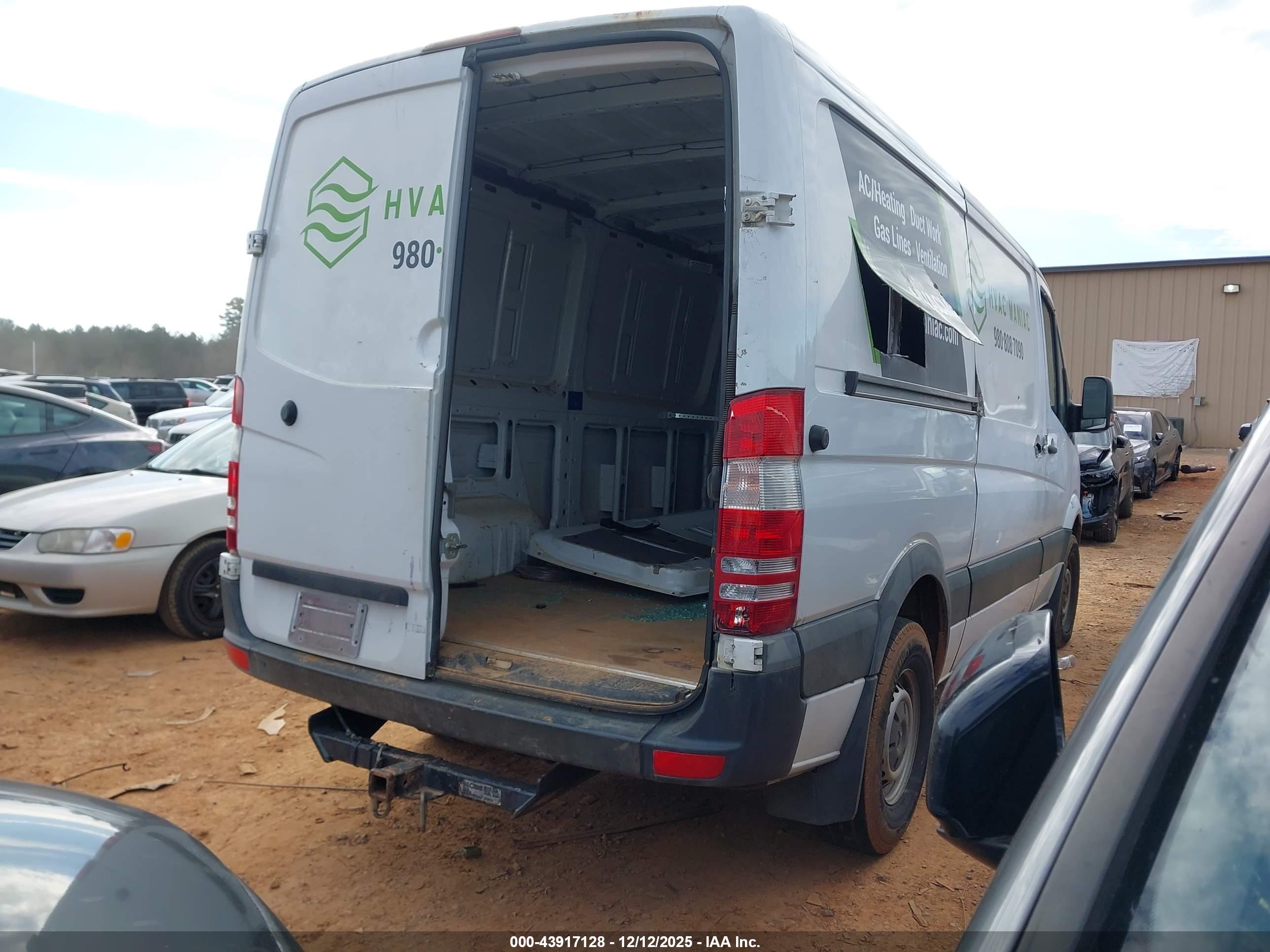 MERCEDES-BENZ SPRINTER image 4