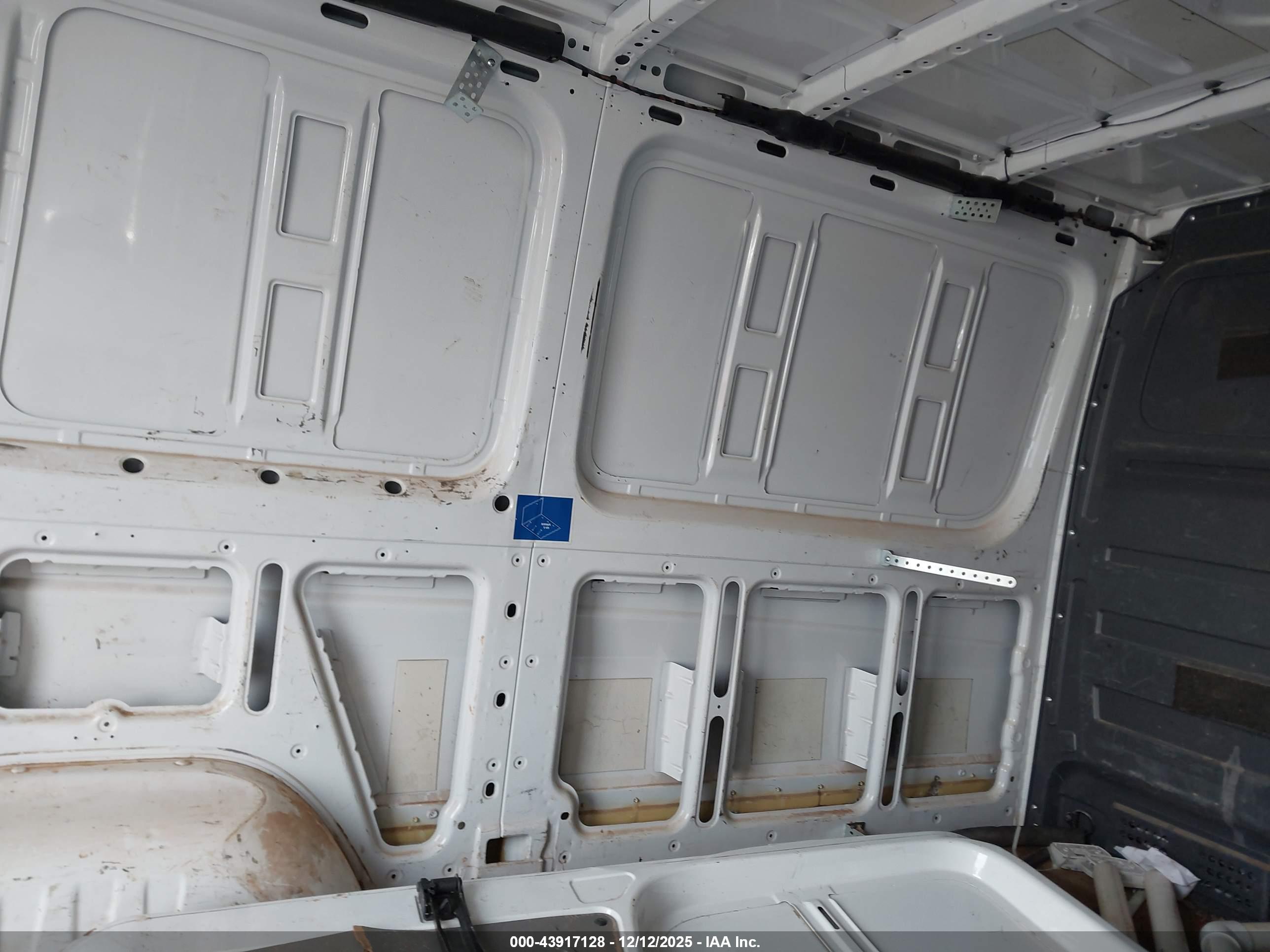 MERCEDES-BENZ SPRINTER image 8
