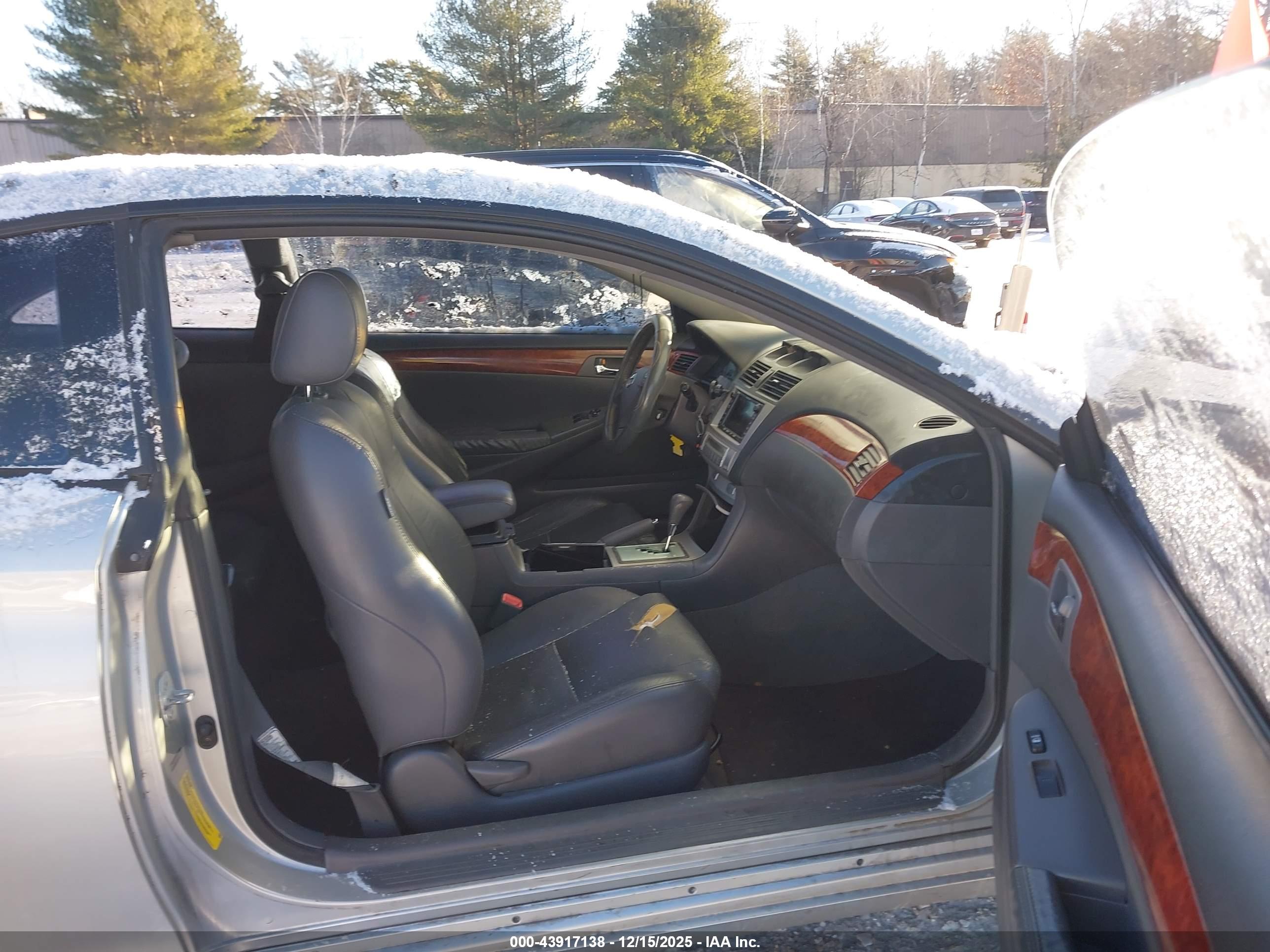 TOYOTA CAMRY image 5