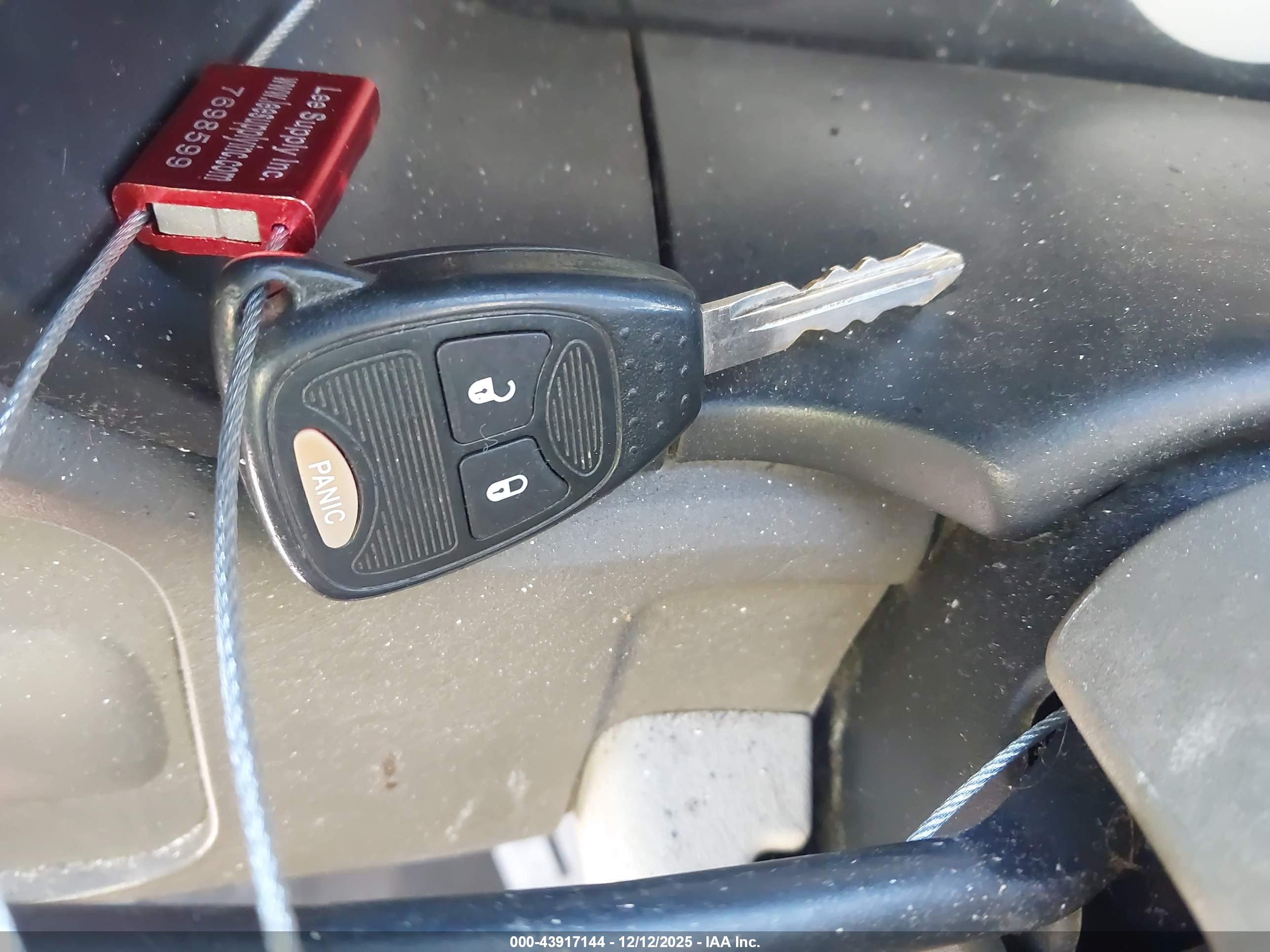 CHRYSLER TOWN image 11
