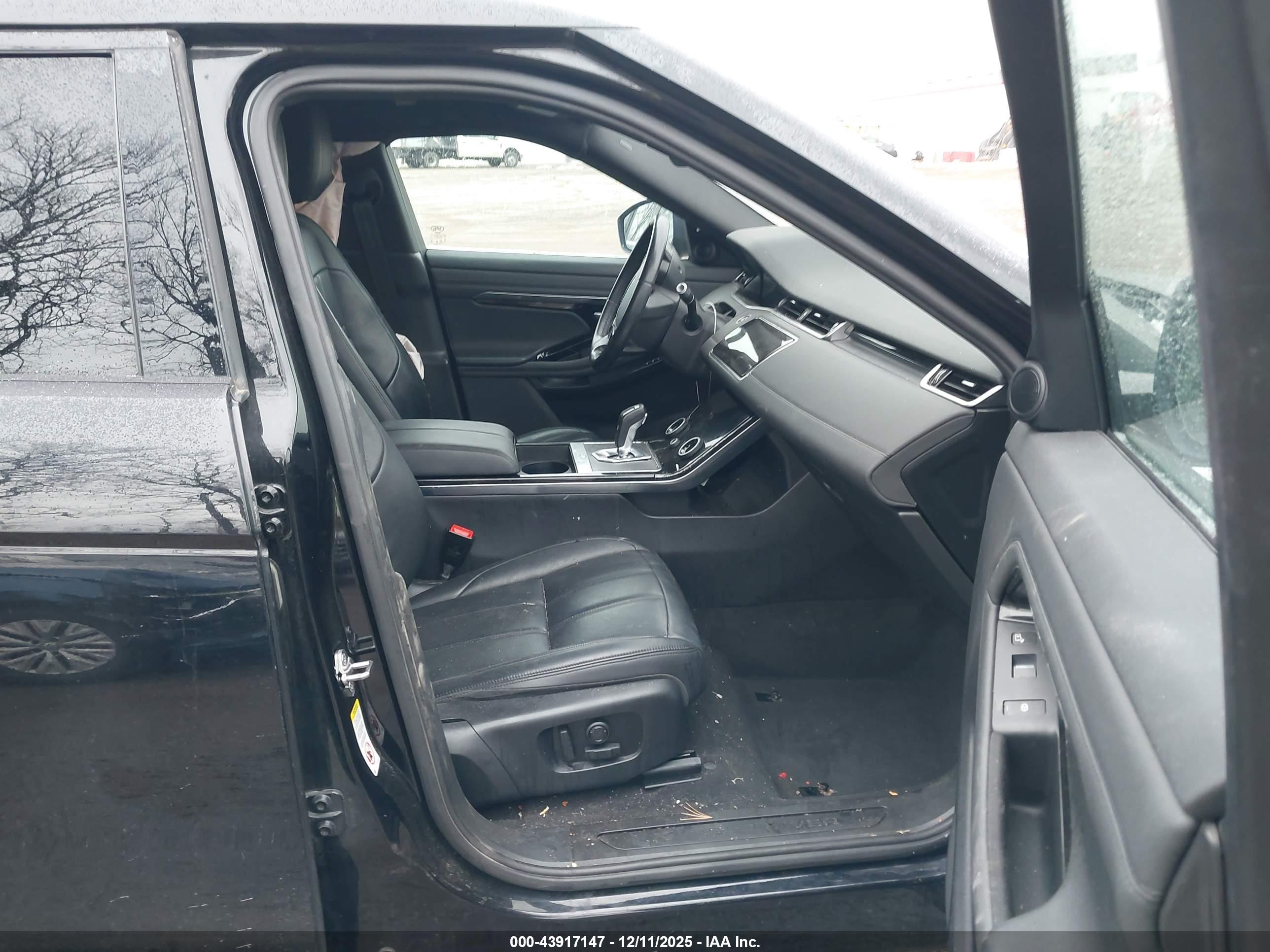 LAND ROVER image 5