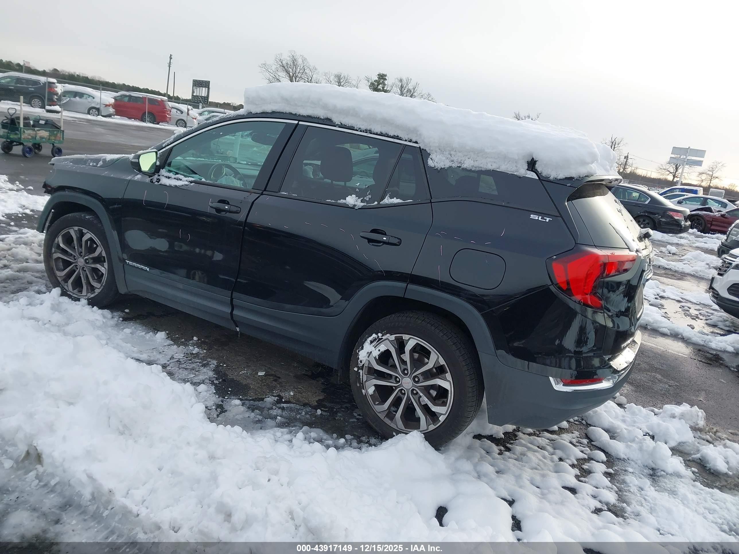 GMC TERRAIN image 3