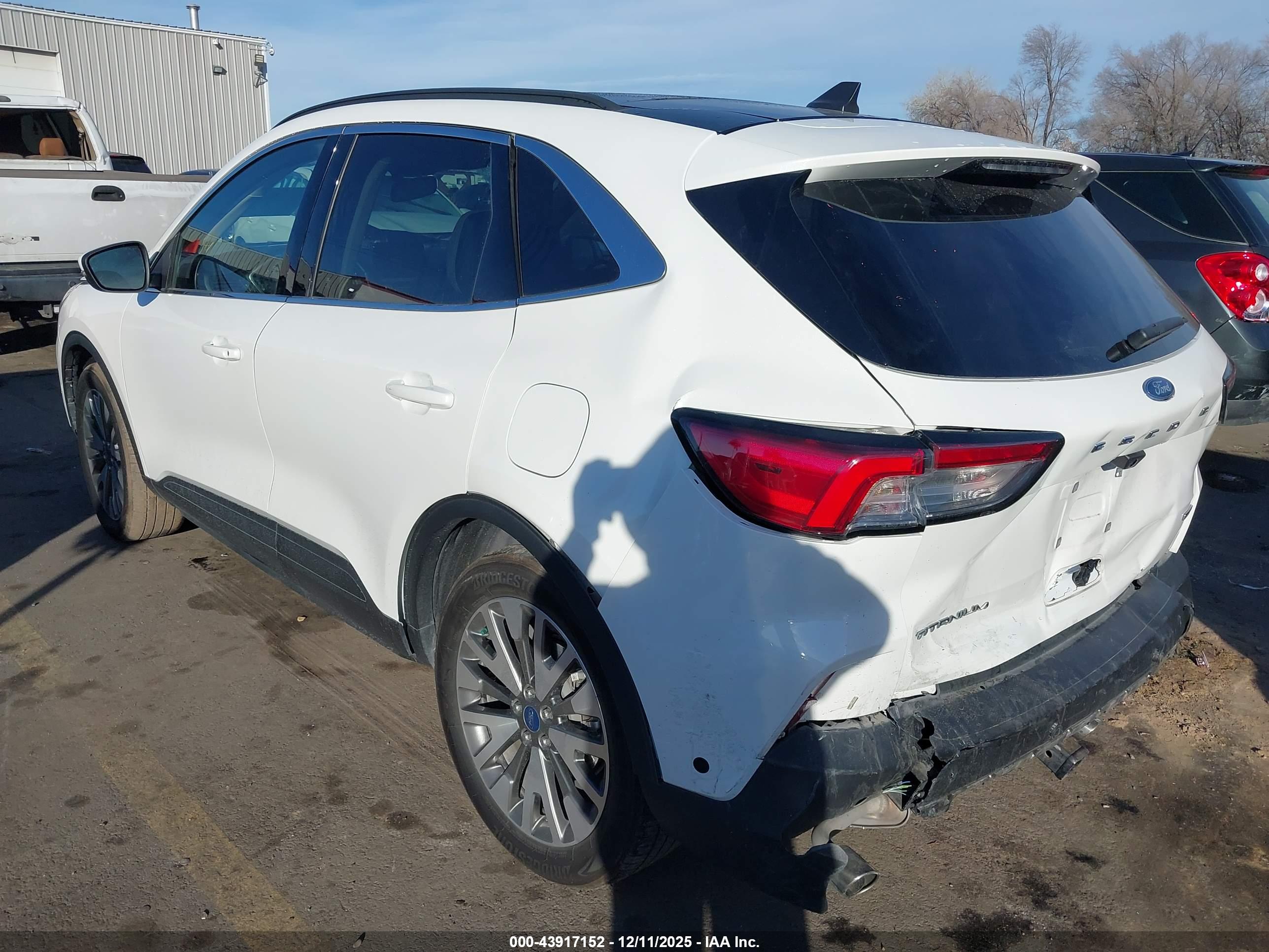 FORD ESCAPE image 3