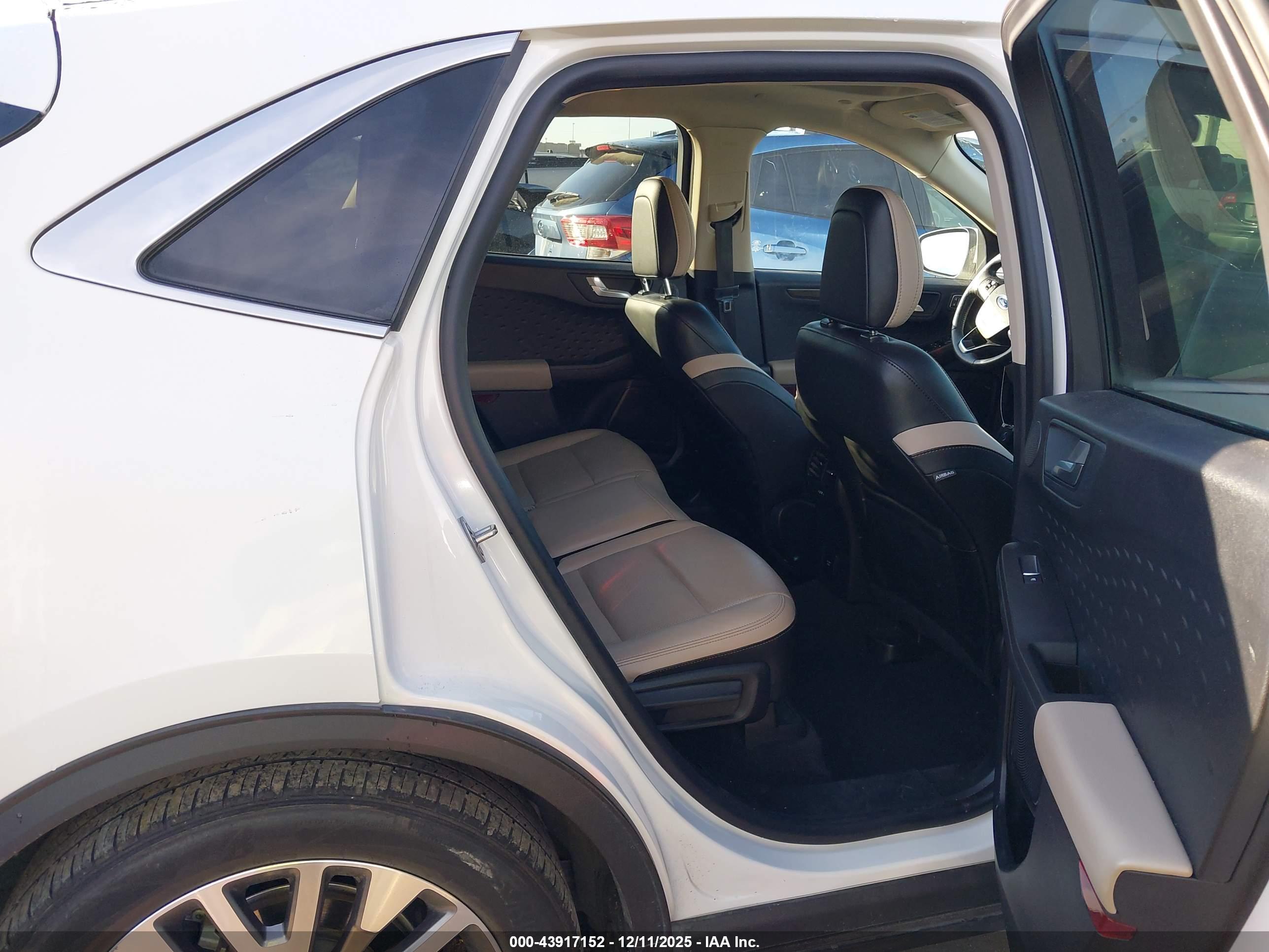 FORD ESCAPE image 8