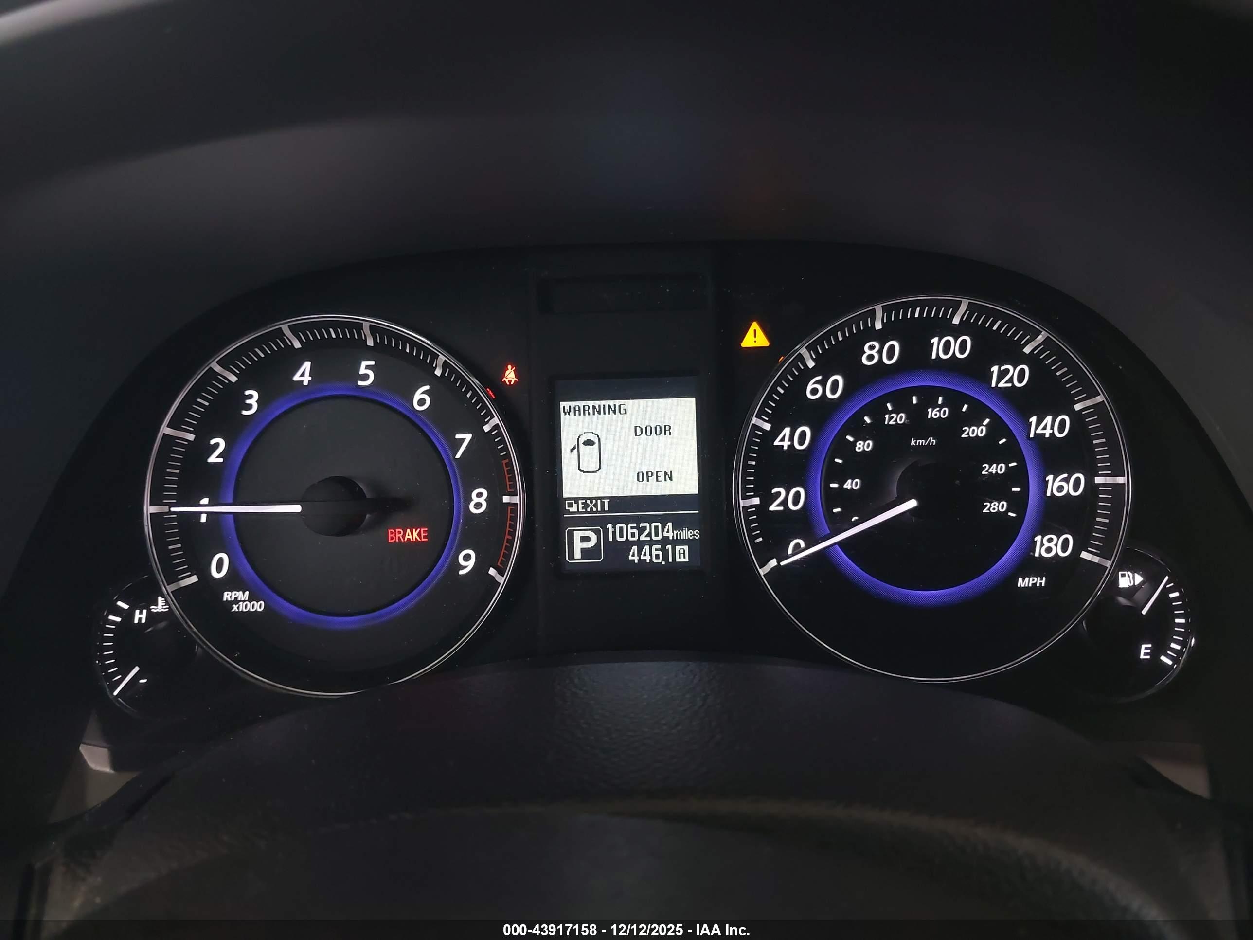 INFINITI QX70 image 7