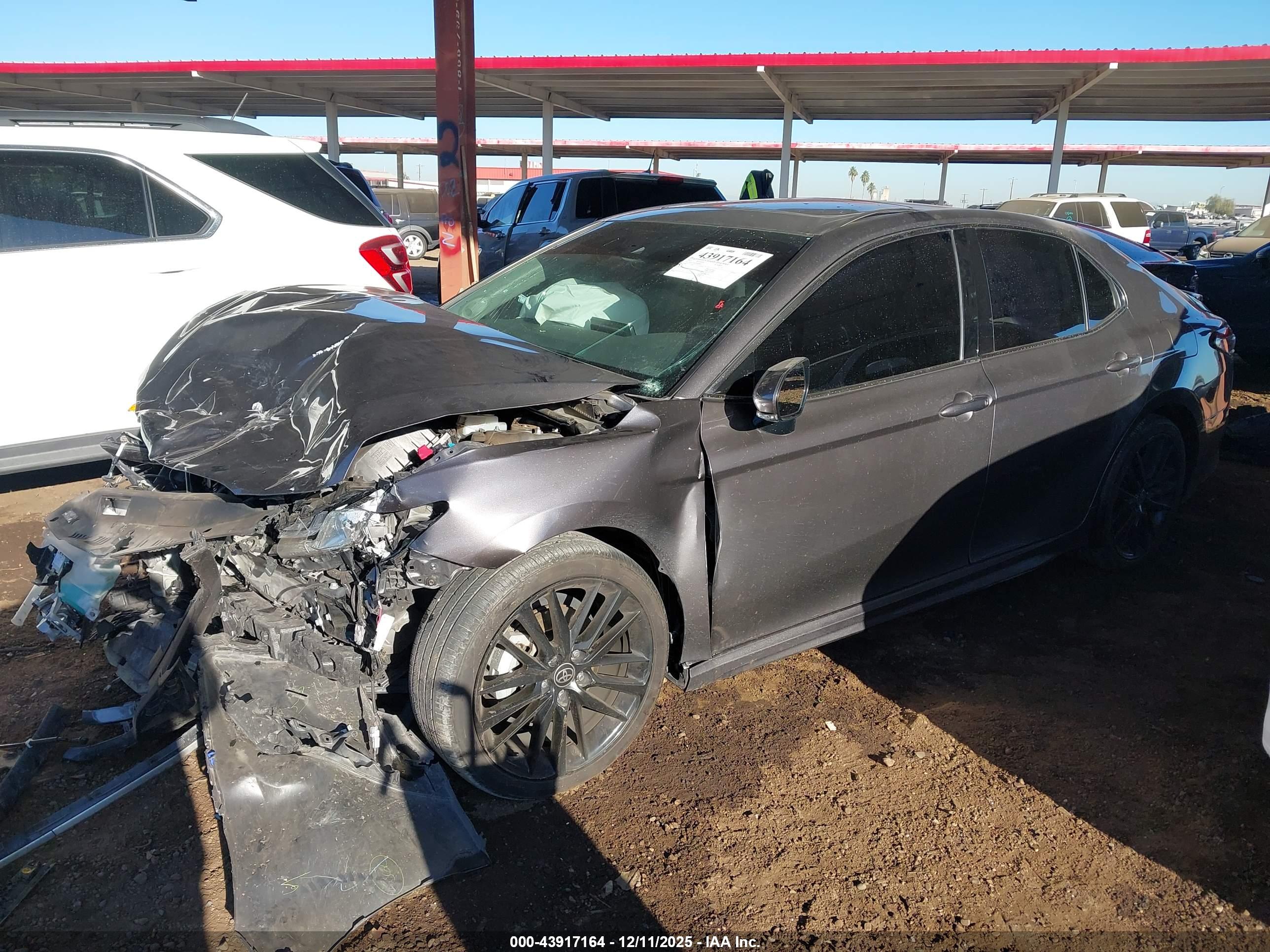 TOYOTA CAMRY image 2