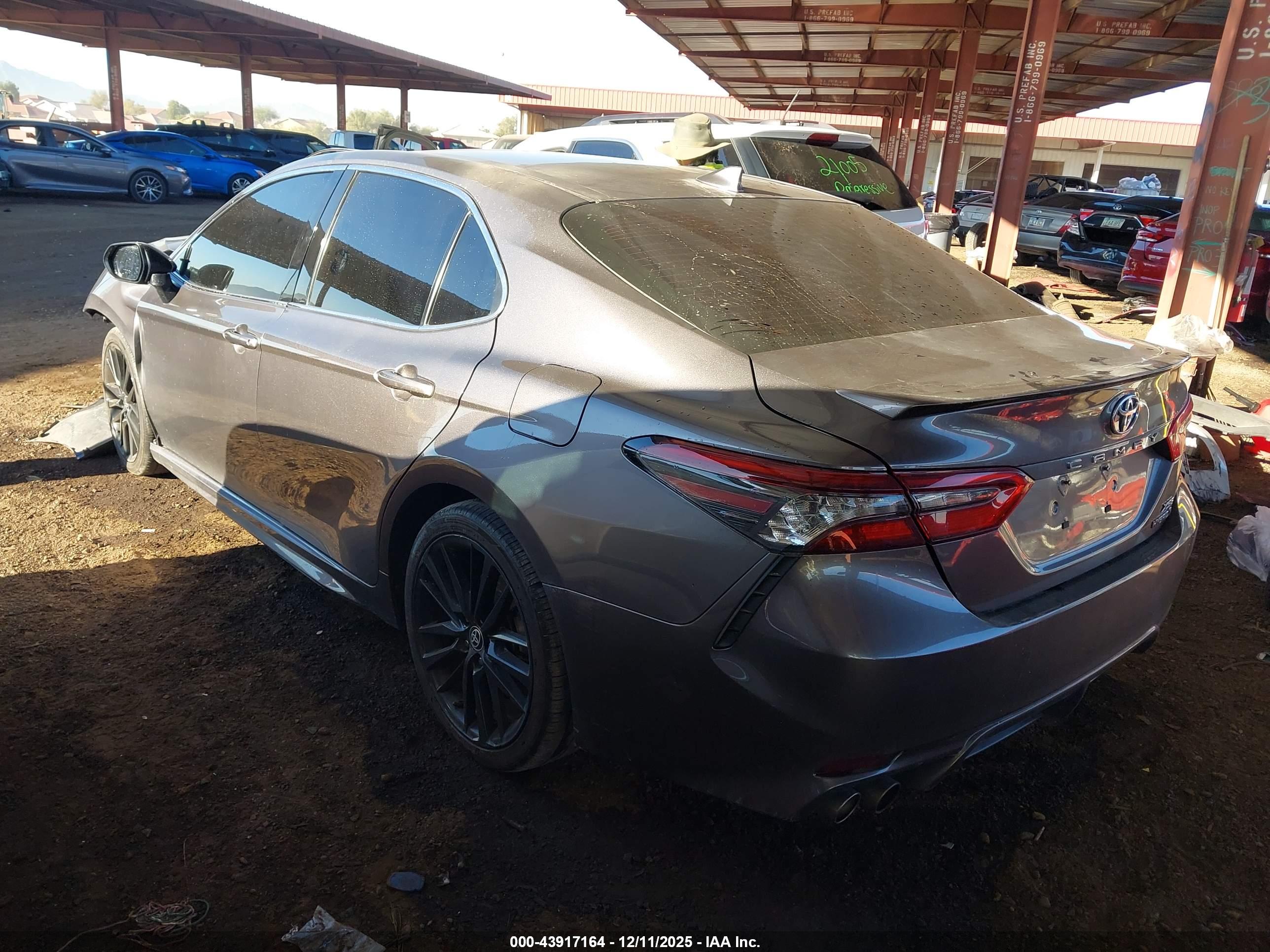 TOYOTA CAMRY image 3