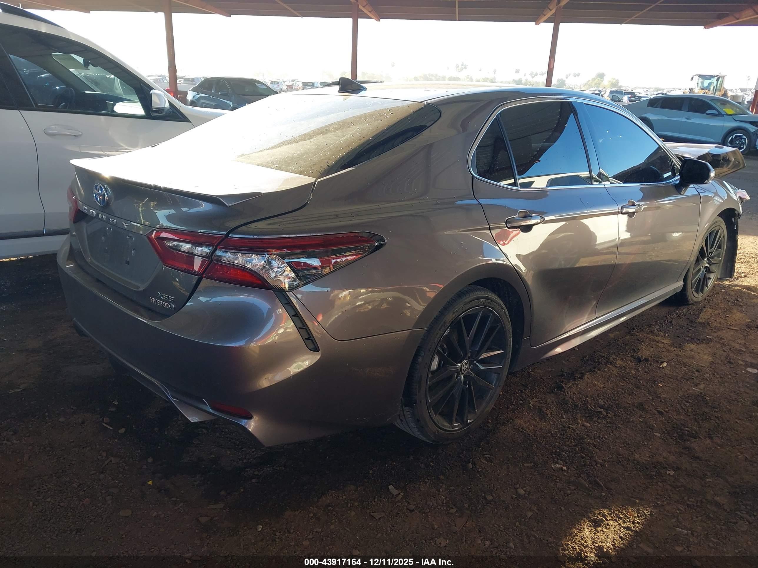 TOYOTA CAMRY image 4