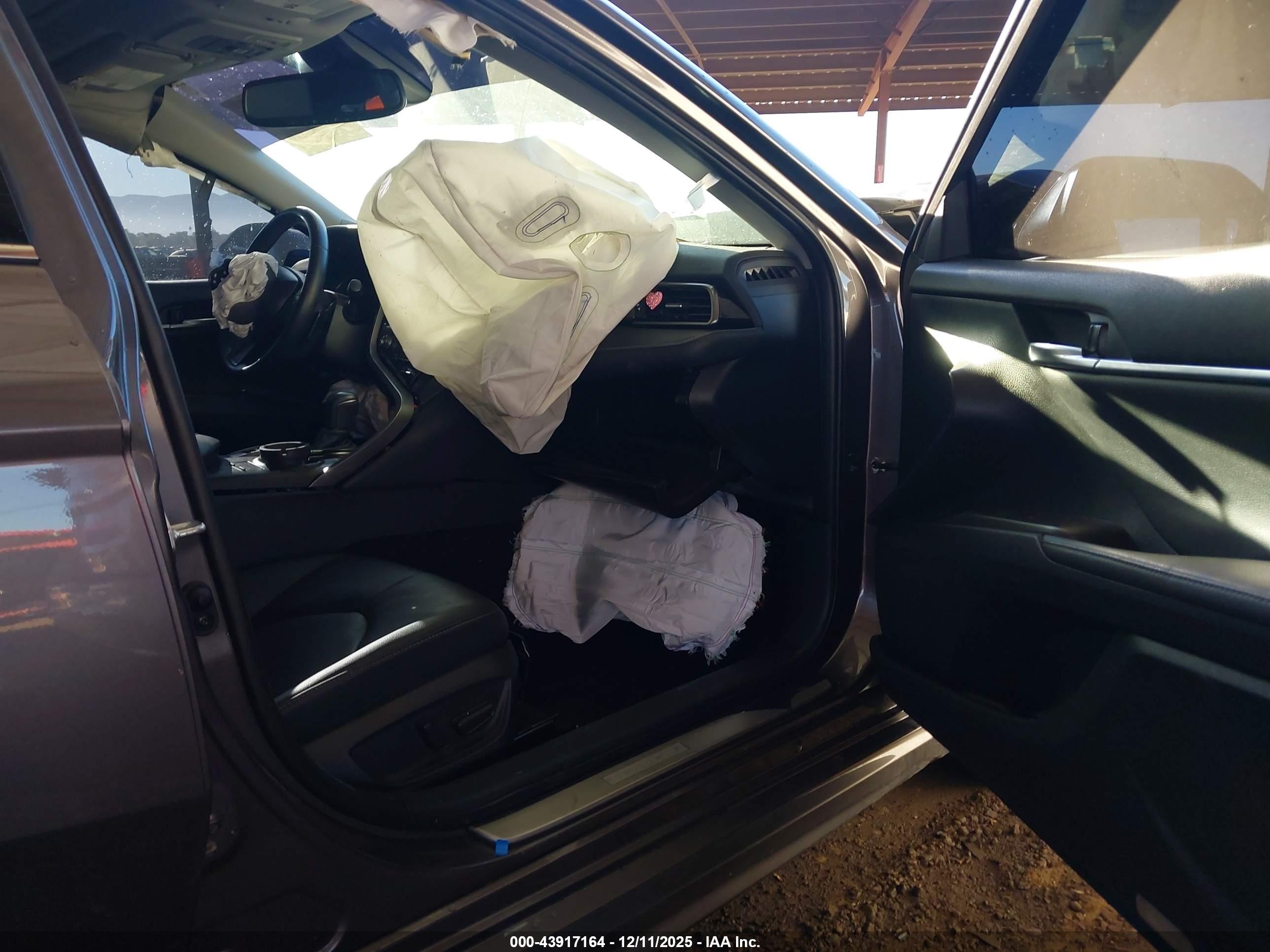 TOYOTA CAMRY image 5