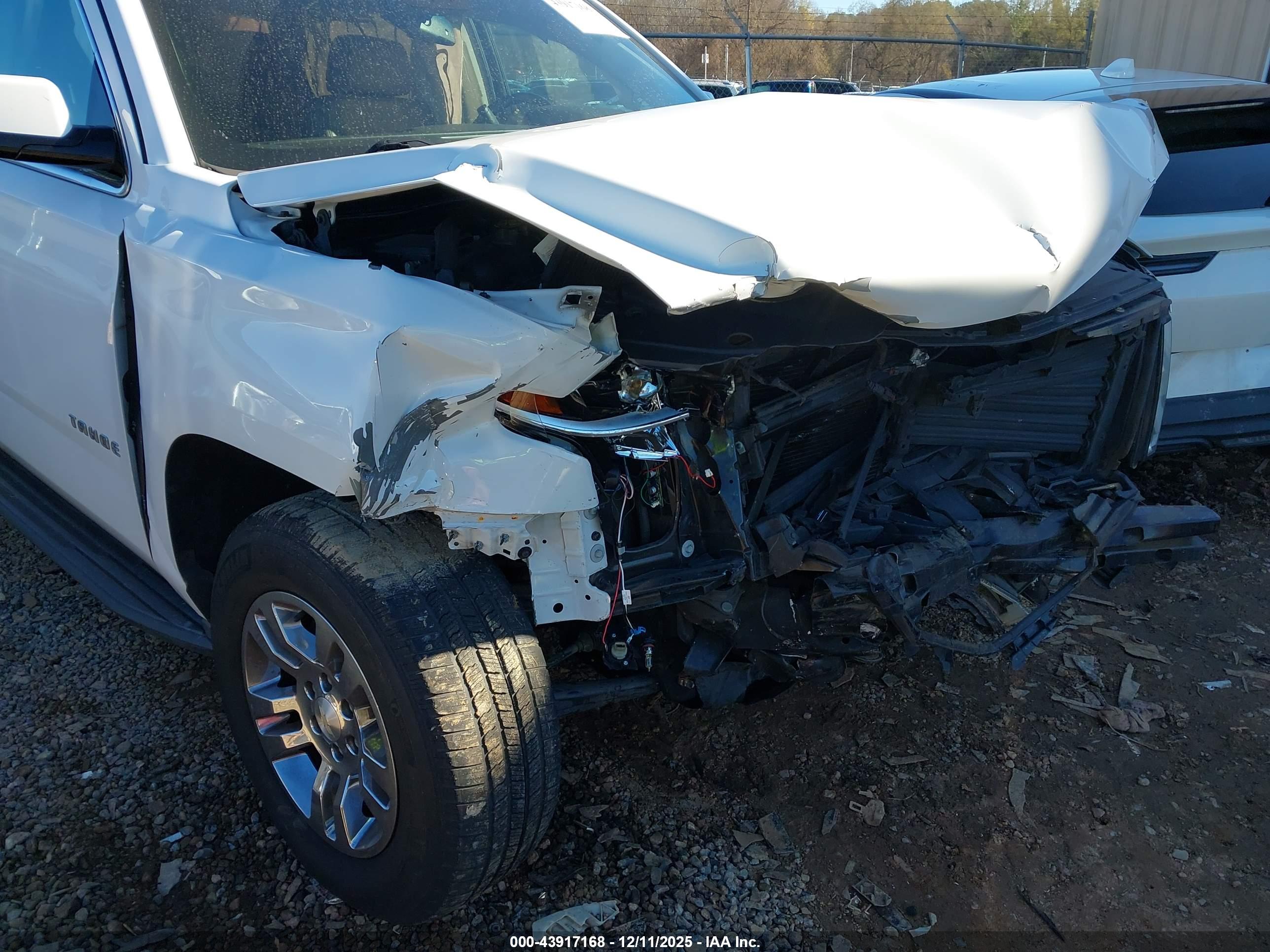 CHEVROLET TAHOE image 6