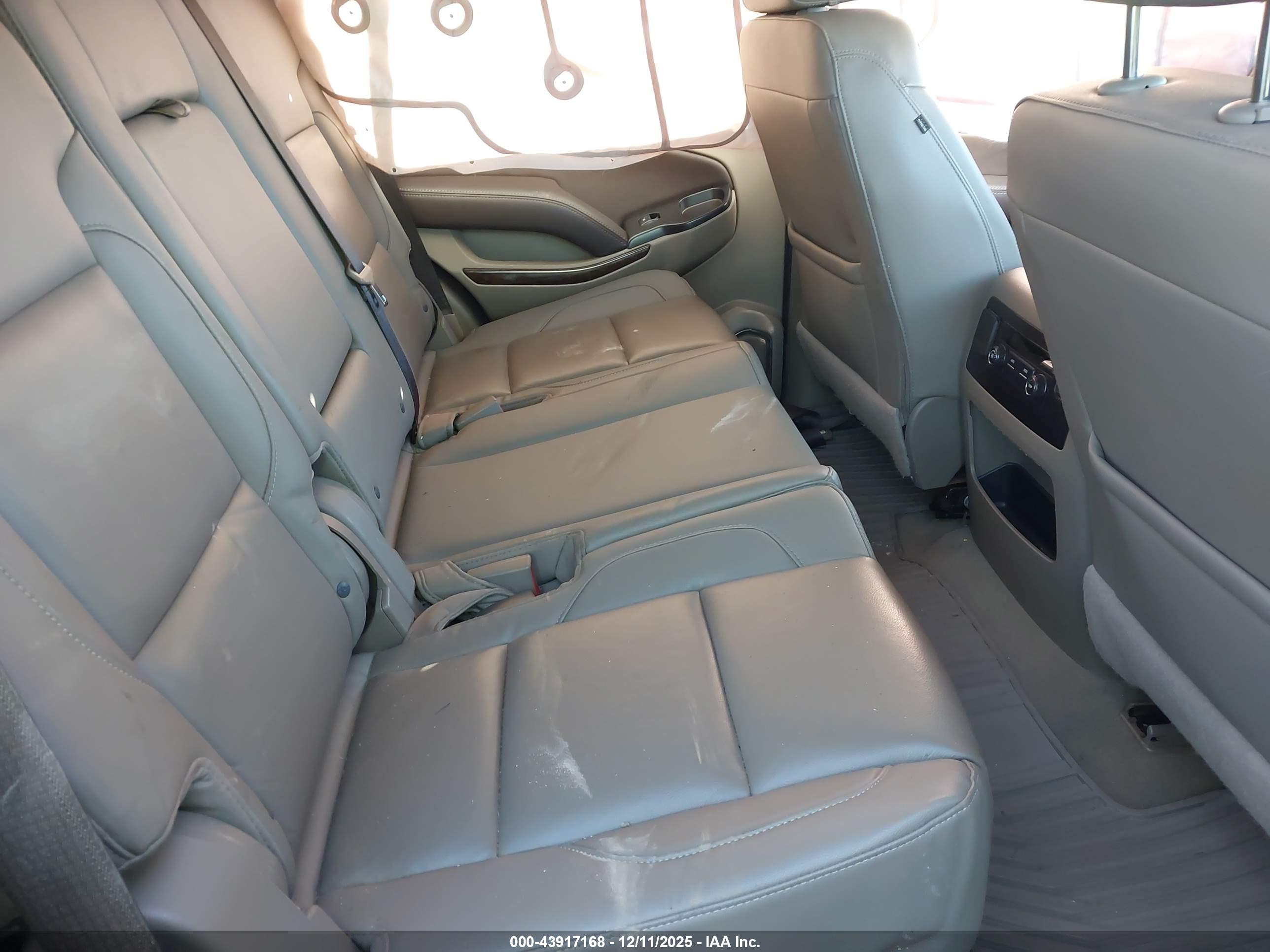 CHEVROLET TAHOE image 8