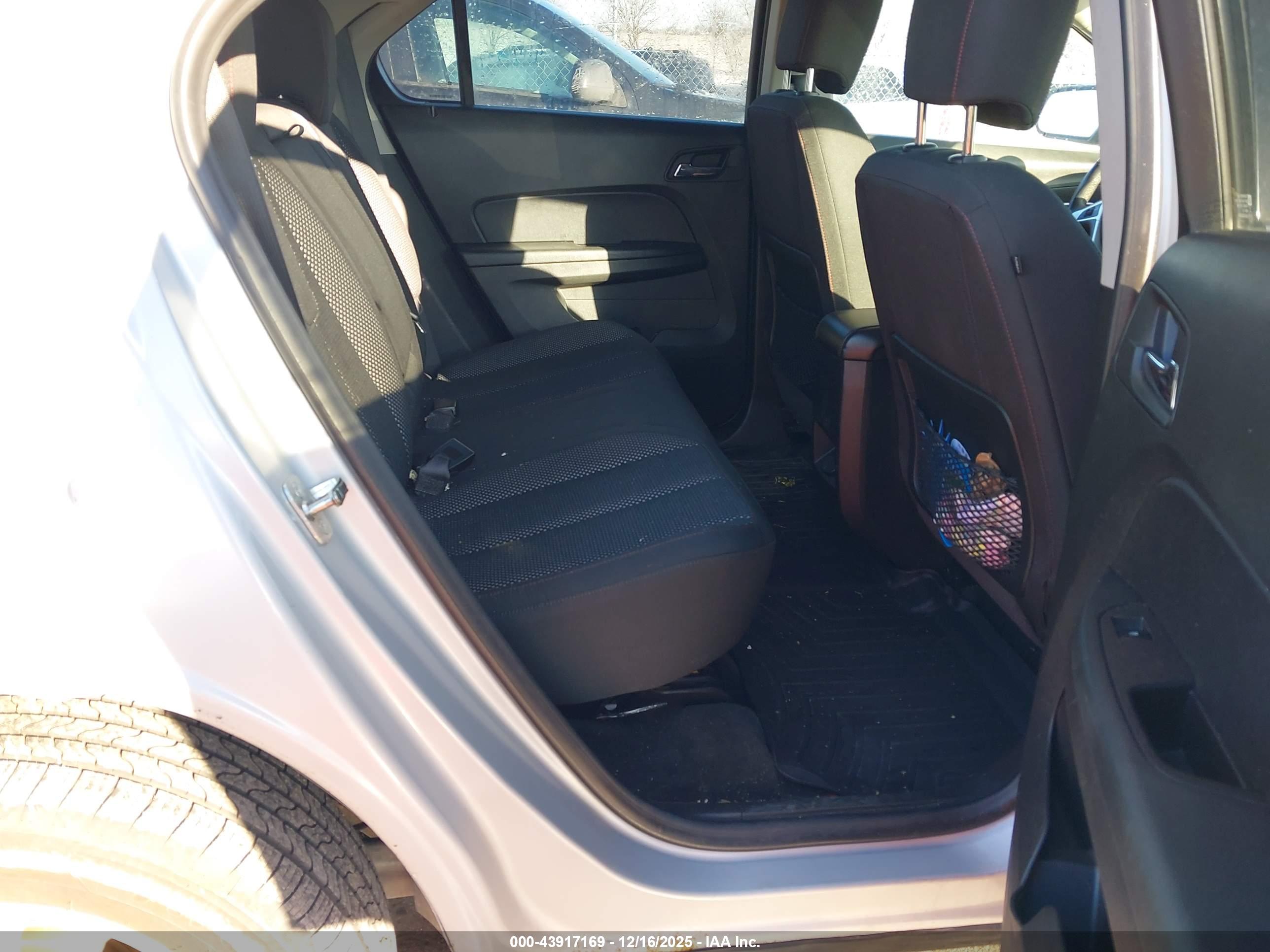 CHEVROLET EQUINOX image 8